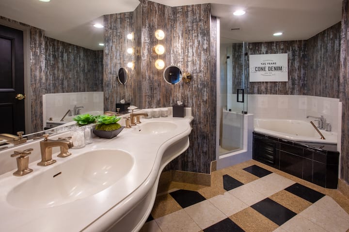 Guest room bath at the Grandover Resort & Spa, a Wyndham Grand Hotel in Greensboro, North Carolina