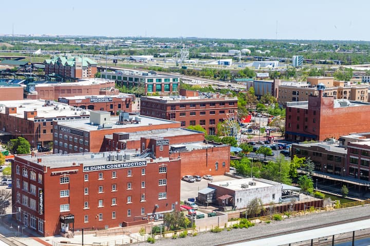 Scenic Image of Wyndham Grand Oklahoma City Downtown hotel in Oklahoma City, Oklahoma