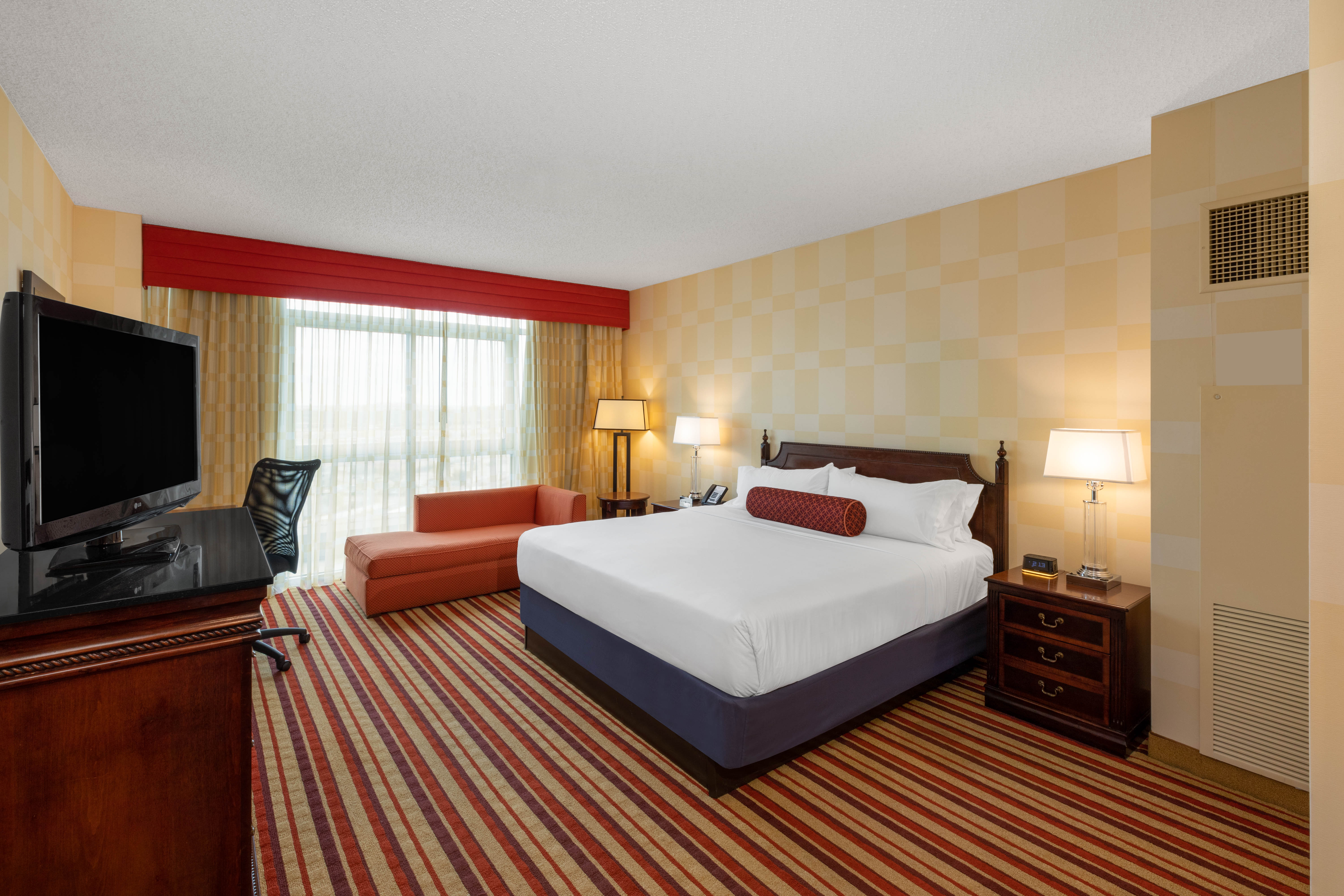 Wyndham Grand Oklahoma City Downtown - hotel rooms
