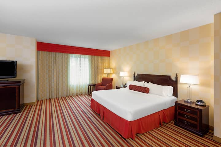 Wyndham Grand Oklahoma City Downtown suite in Oklahoma City, Oklahoma