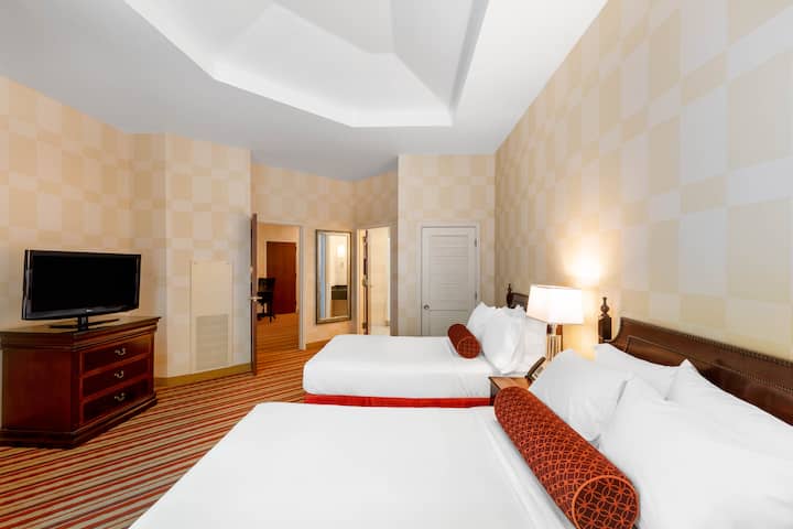 Wyndham Grand Oklahoma City Downtown suite in Oklahoma City, Oklahoma