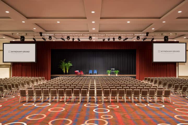 Wyndham Grand Pittsburgh Downtown ballroom in Pittsburgh, Pennsylvania