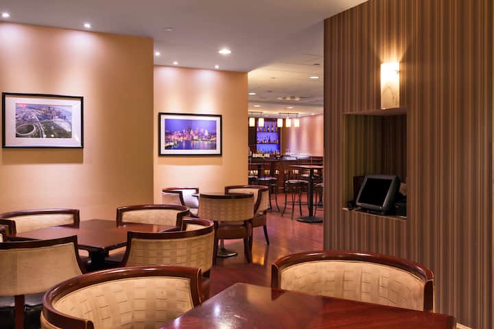 Bar at Wyndham Grand Pittsburgh Downtown in Pittsburgh, Pennsylvania