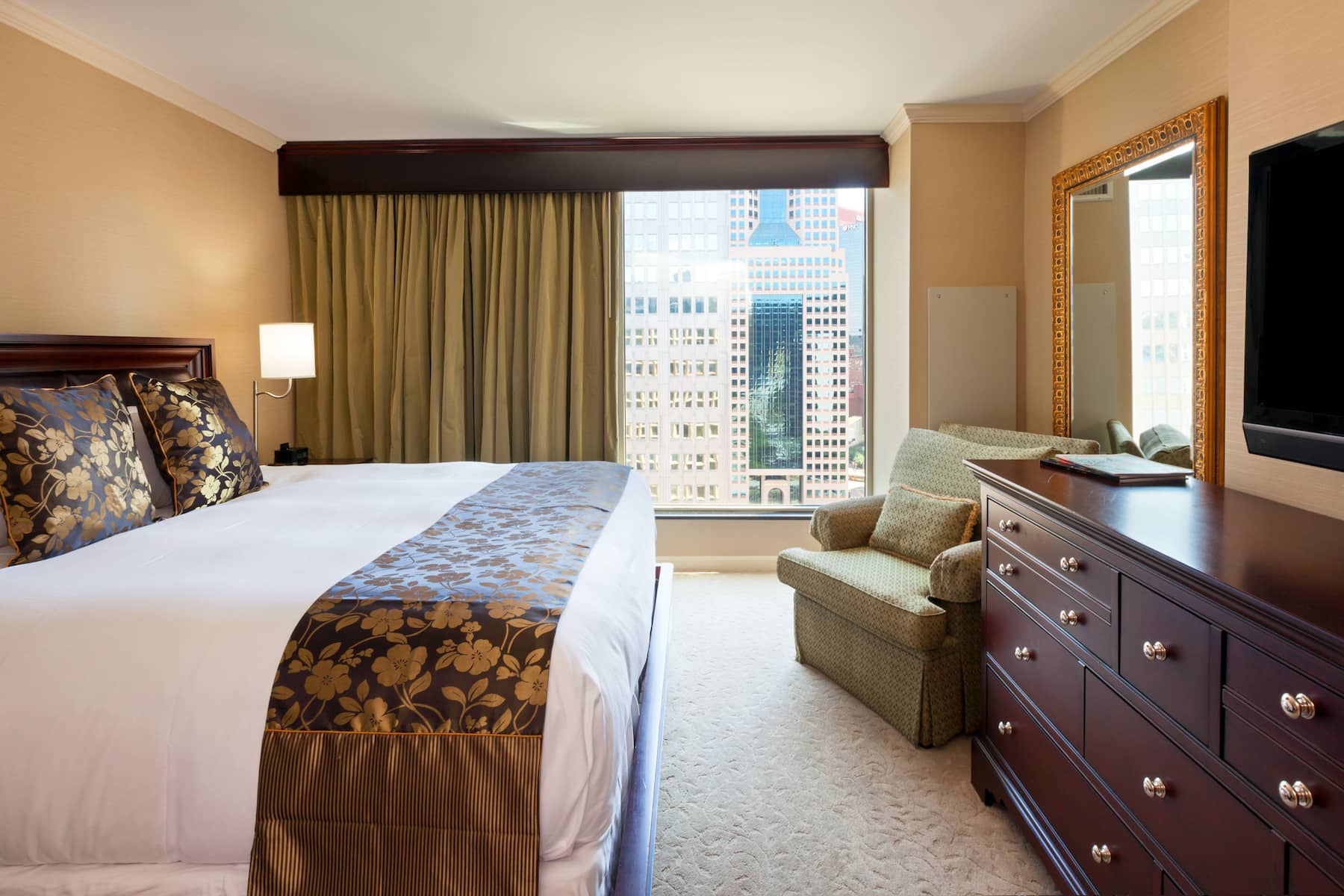 Wyndham Grand Pittsburgh Downtown suite in Pittsburgh, Pennsylvania