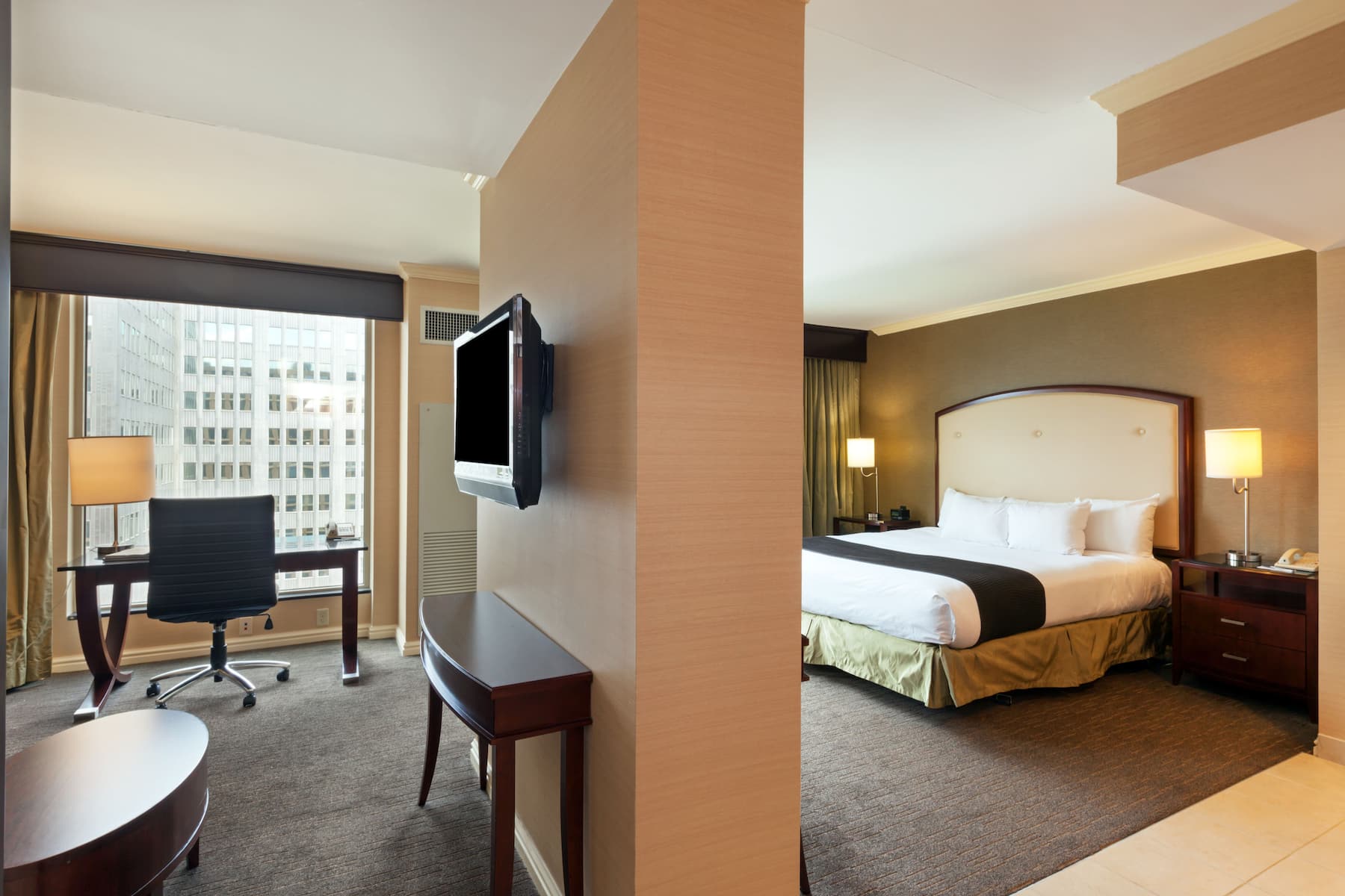 Wyndham Grand Pittsburgh Downtown suite in Pittsburgh, Pennsylvania