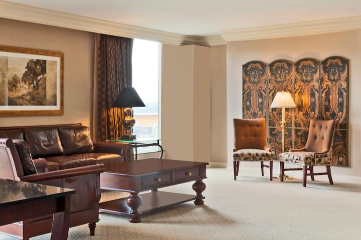 Wyndham Grand Pittsburgh Downtown suite in Pittsburgh, Pennsylvania