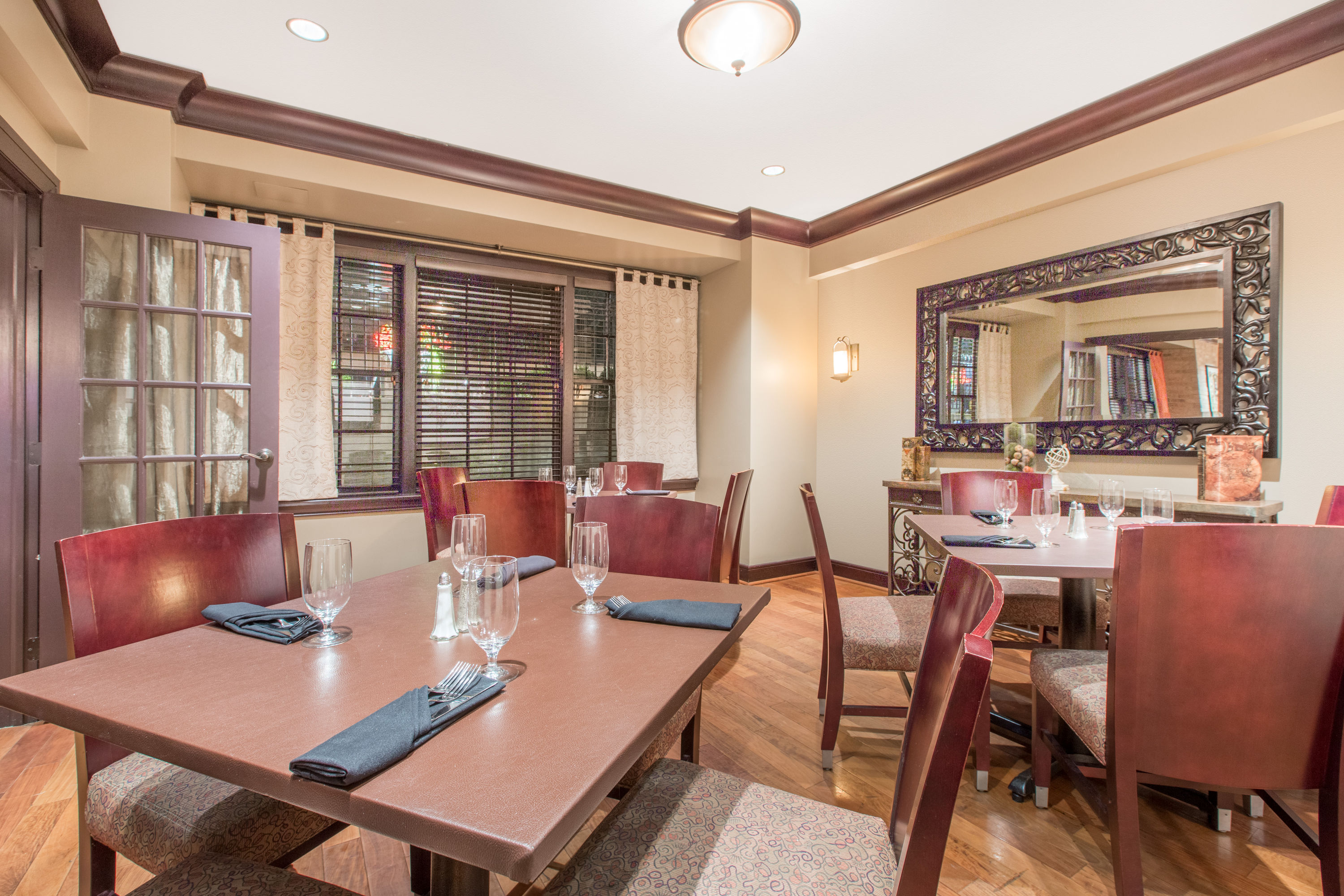 The George Washington, a Wyndham Grand Hotel restaurant private dining area in Winchester, Virginia