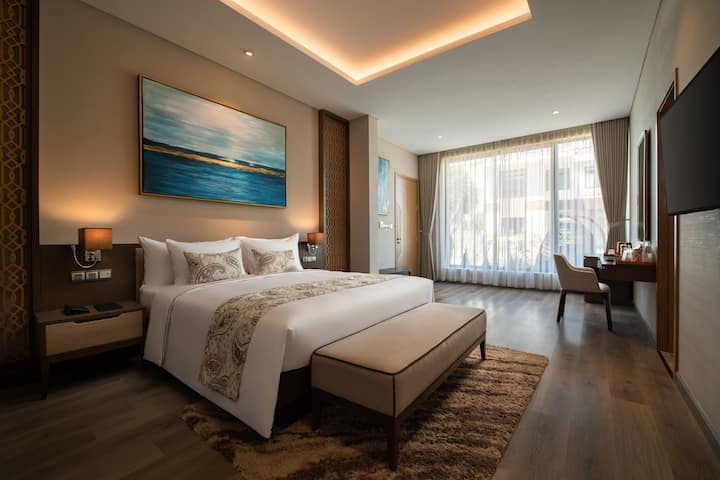 Guest room at the Wyndham Grand KN Paradise Cam Ranh in Cam Ranh, Other than US/Canada