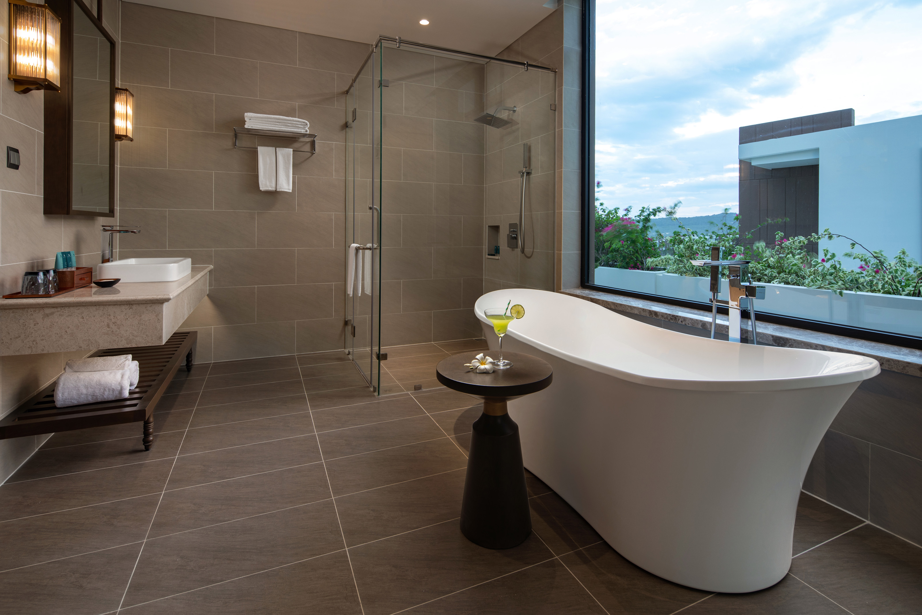 Wyndham Grand KN Paradise Cam Ranh | Cam Ranh, VN Hotels