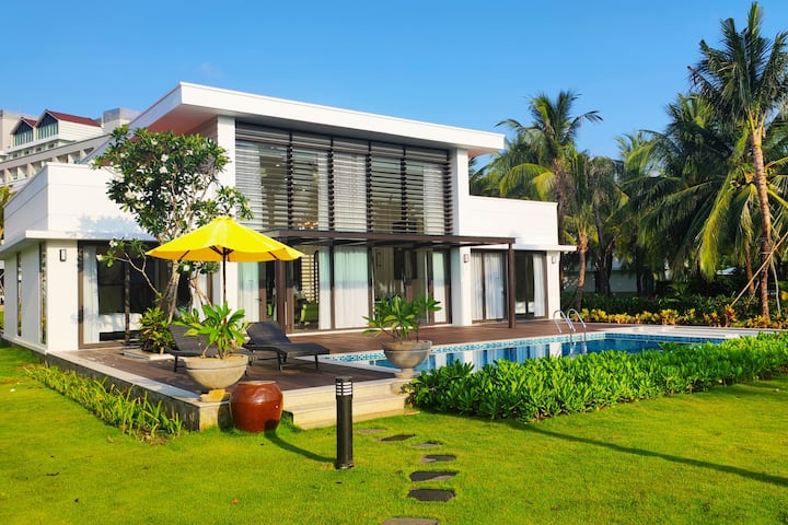 Guest room at the Wyndham Grand Phu Quoc in Kien Giang Province, Other than US/Canada