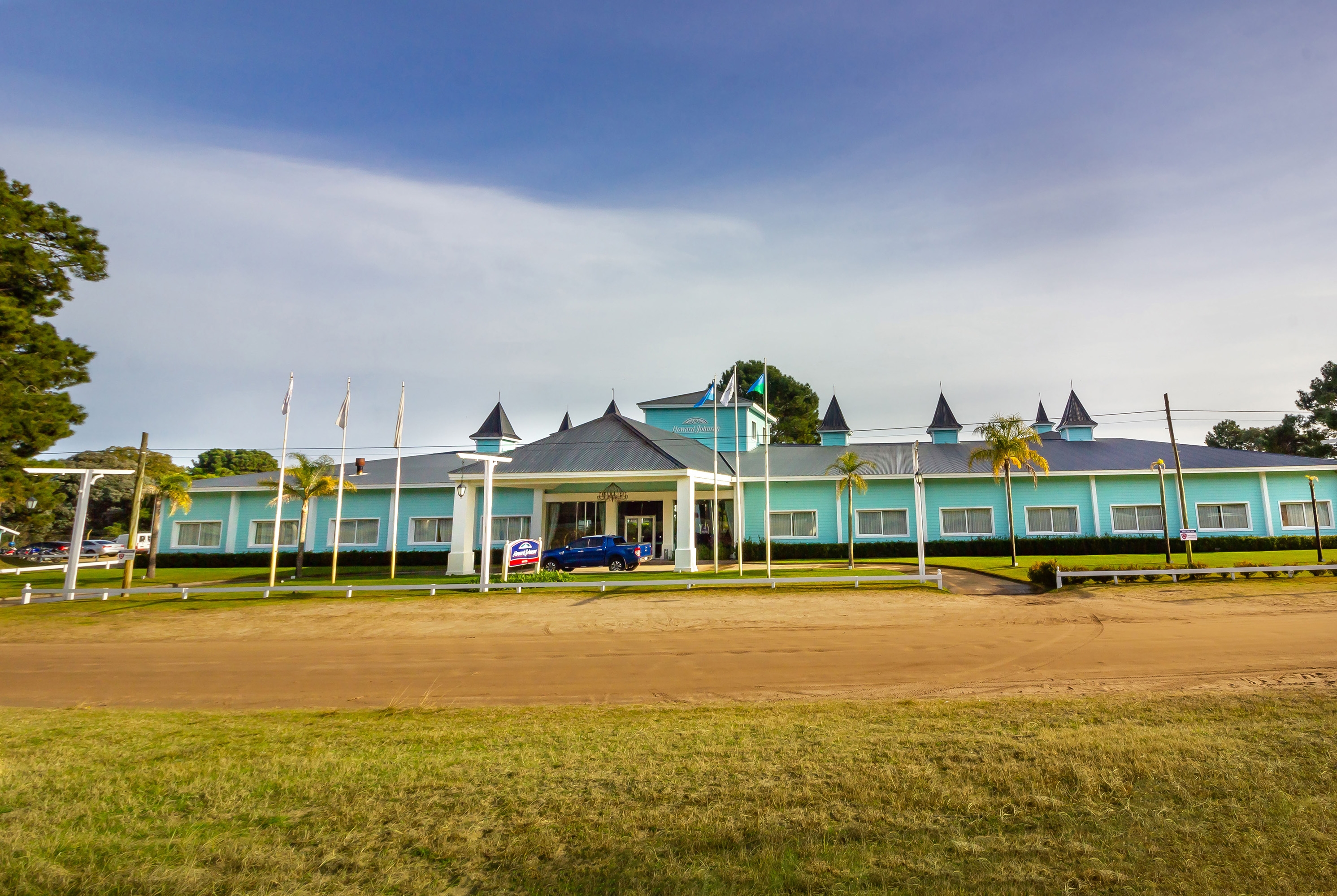 Exterior of Howard Johnson by Wyndham Carilo Convention Center hotel in Carilo, Other than US/Canada
