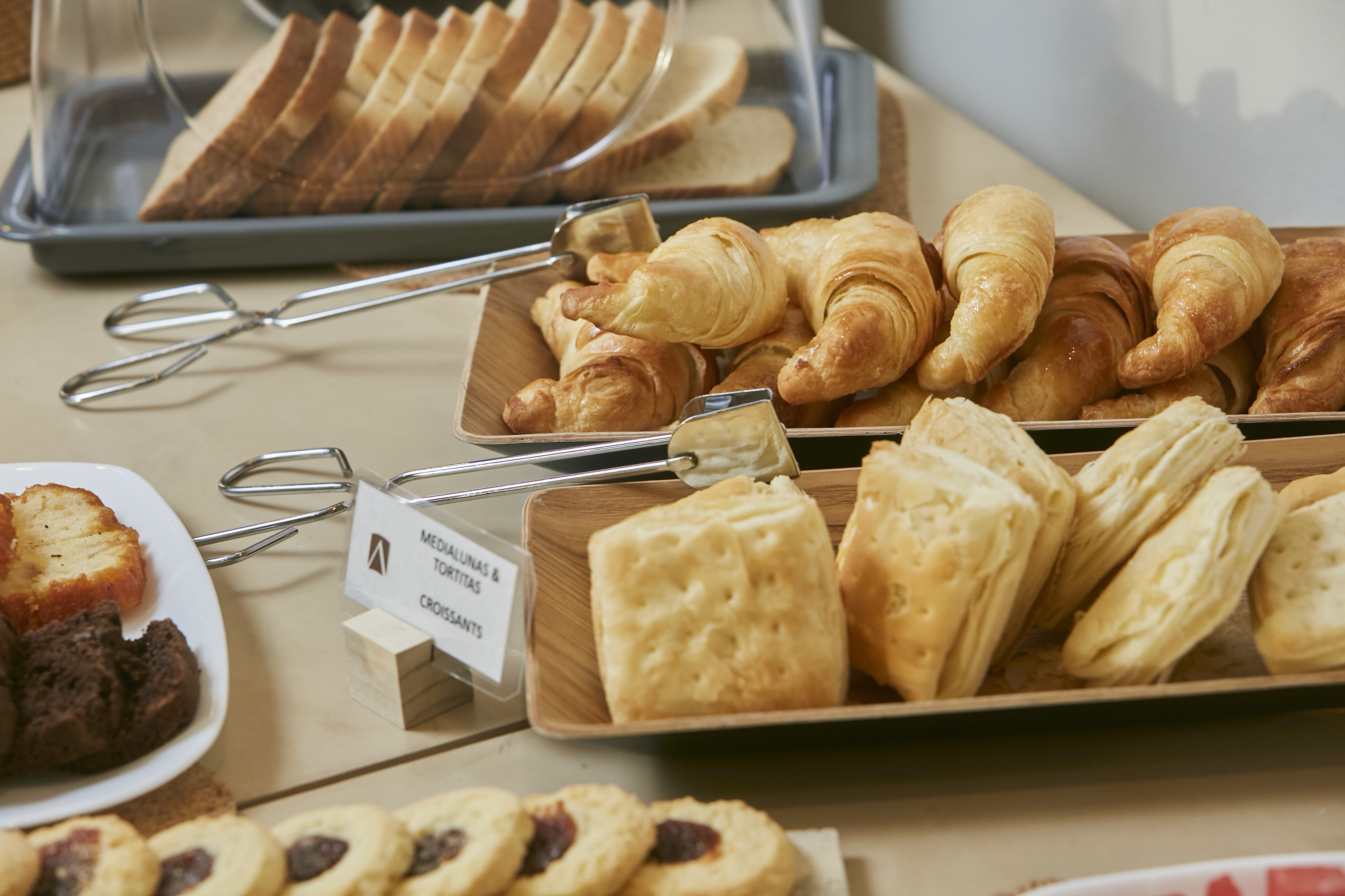 Free breakfast at Howard Johnson by Wyndham Mendoza Chacras Alcantara in Chacras de Coria, Other than US/Canada