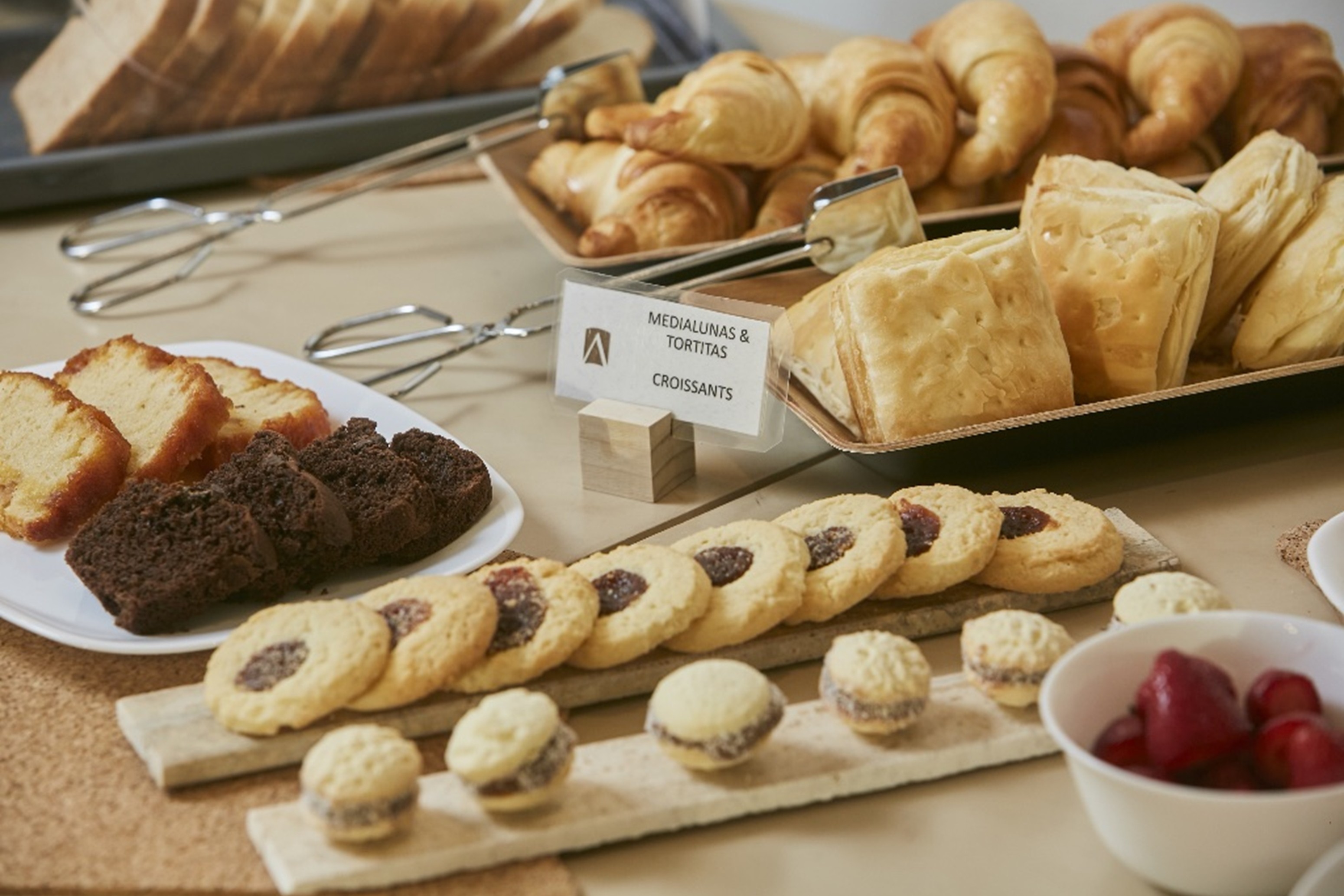 Free breakfast at Howard Johnson by Wyndham Mendoza Chacras Alcantara in Chacras de Coria, Other than US/Canada