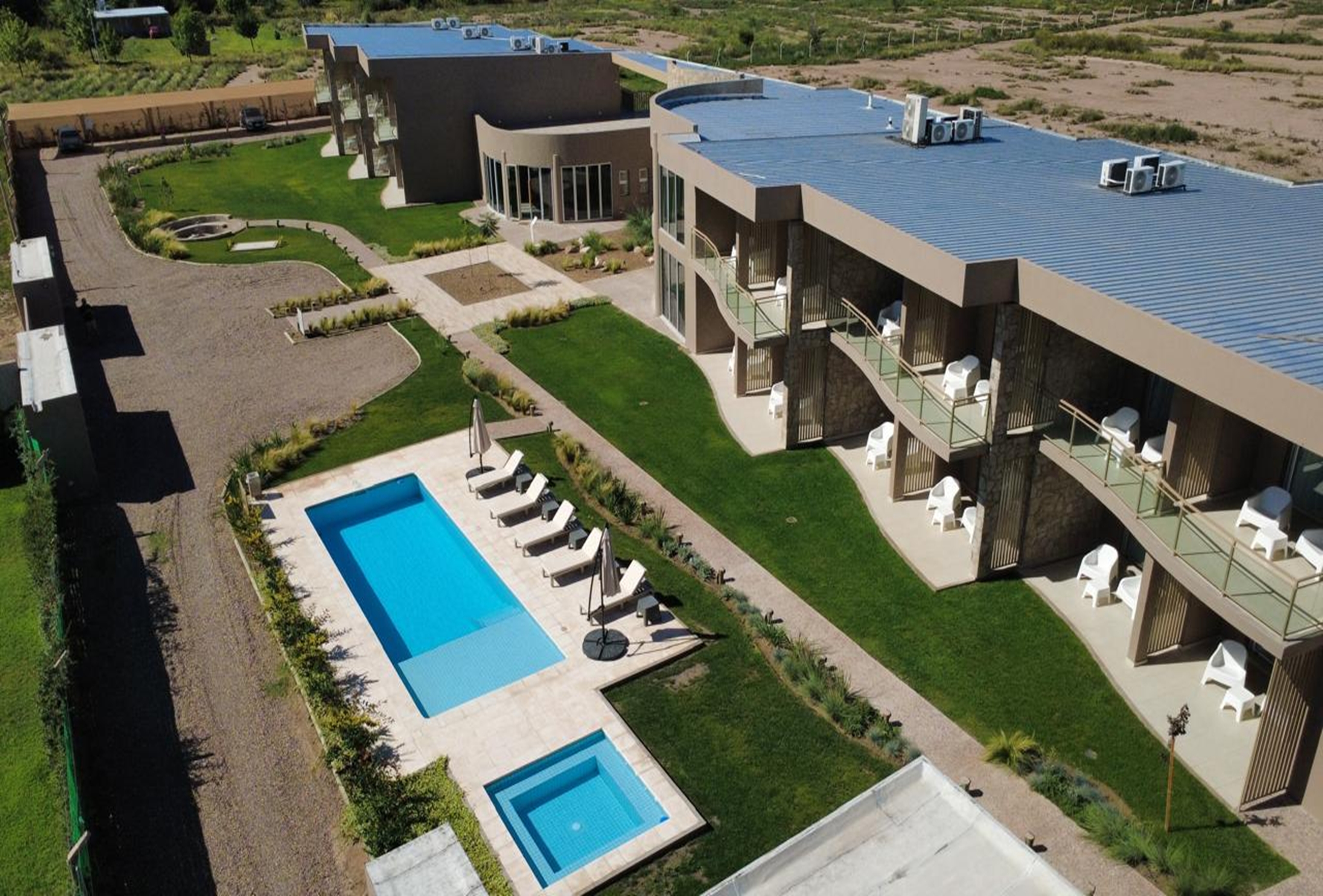 Exterior of Howard Johnson by Wyndham Mendoza Chacras Alcantara hotel in Chacras de Coria, Other than US/Canada