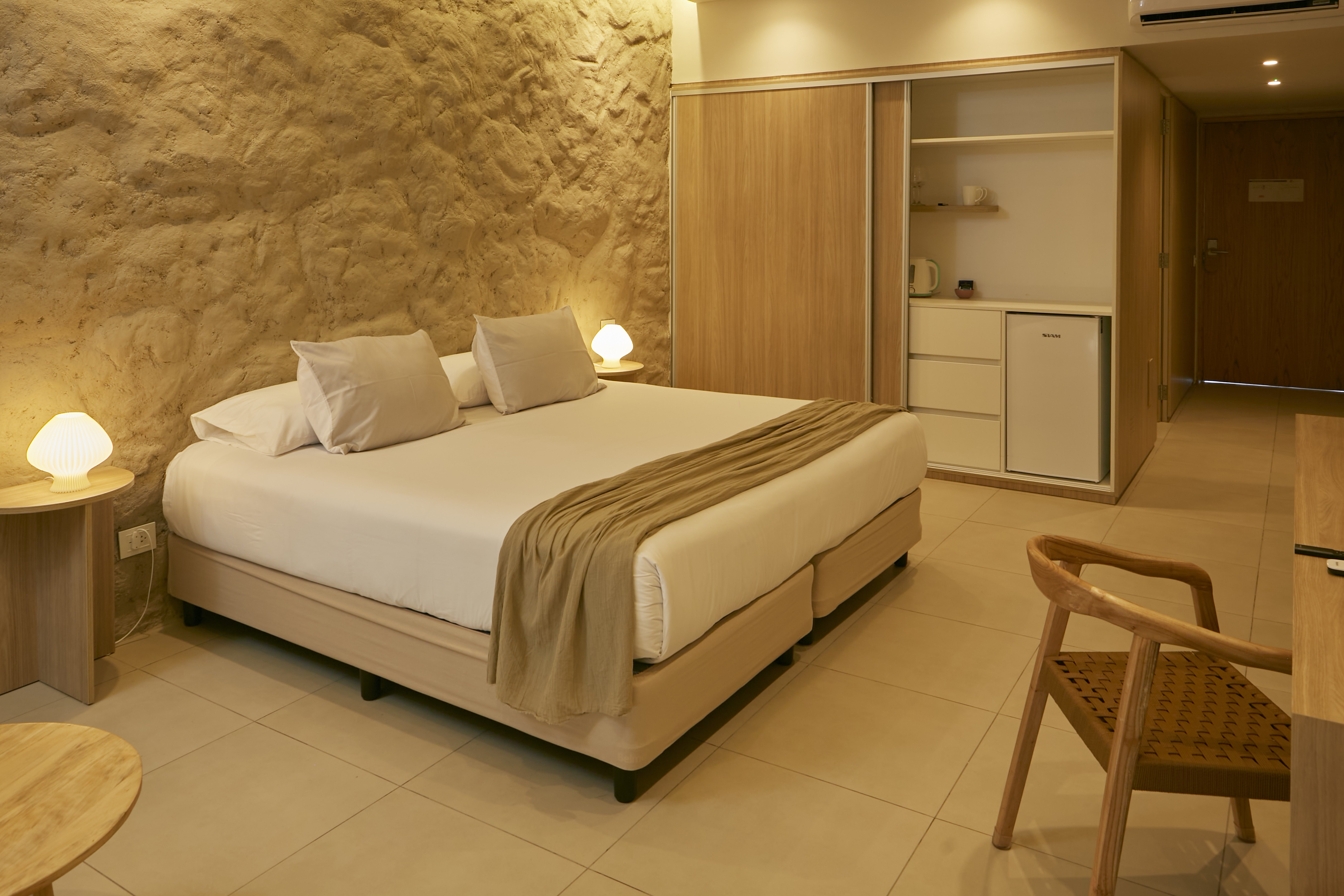 Guest room at the Howard Johnson by Wyndham Mendoza Chacras Alcantara in Chacras de Coria, Other than US/Canada