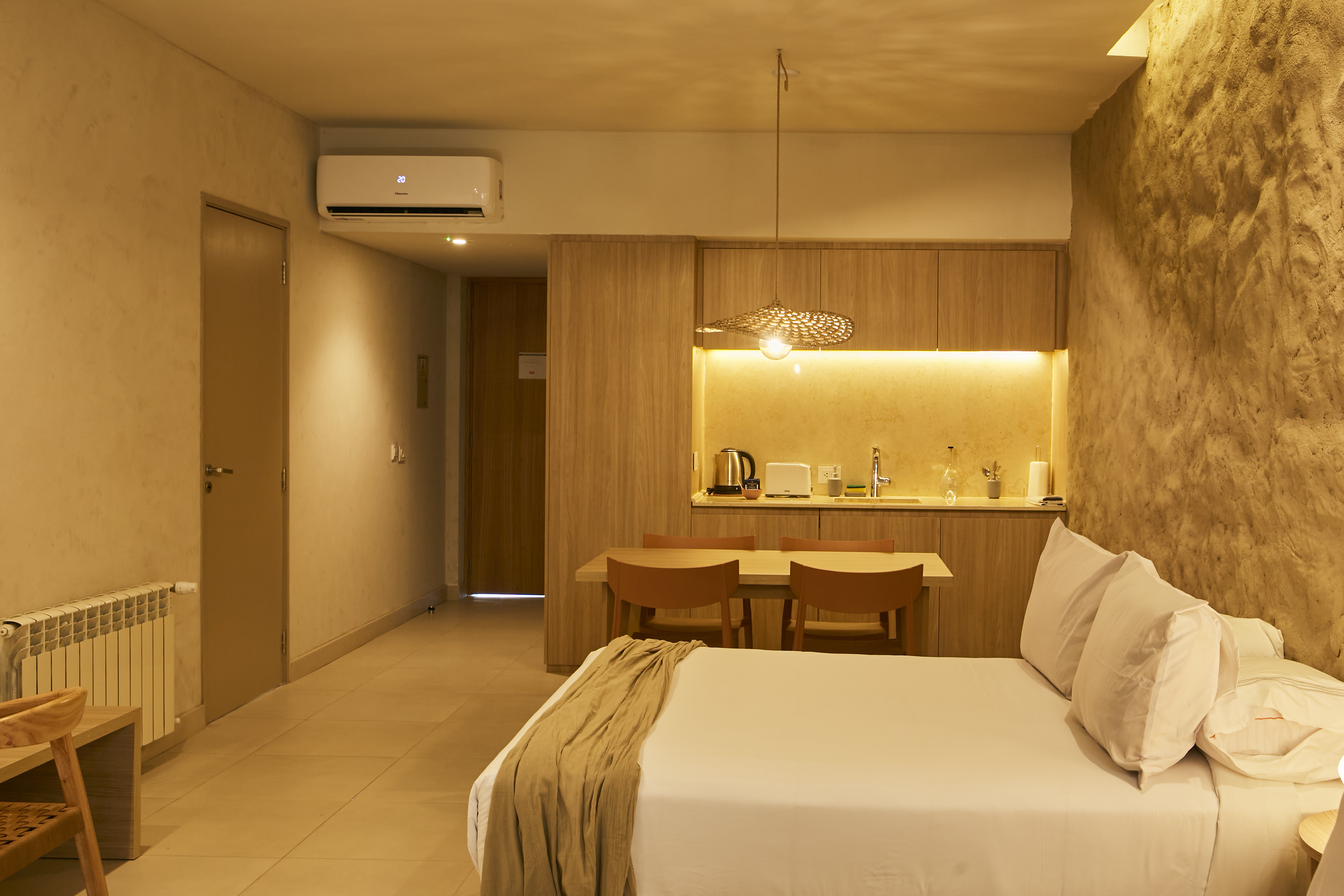 Guest room at the Howard Johnson by Wyndham Mendoza Chacras Alcantara in Chacras de Coria, Other than US/Canada