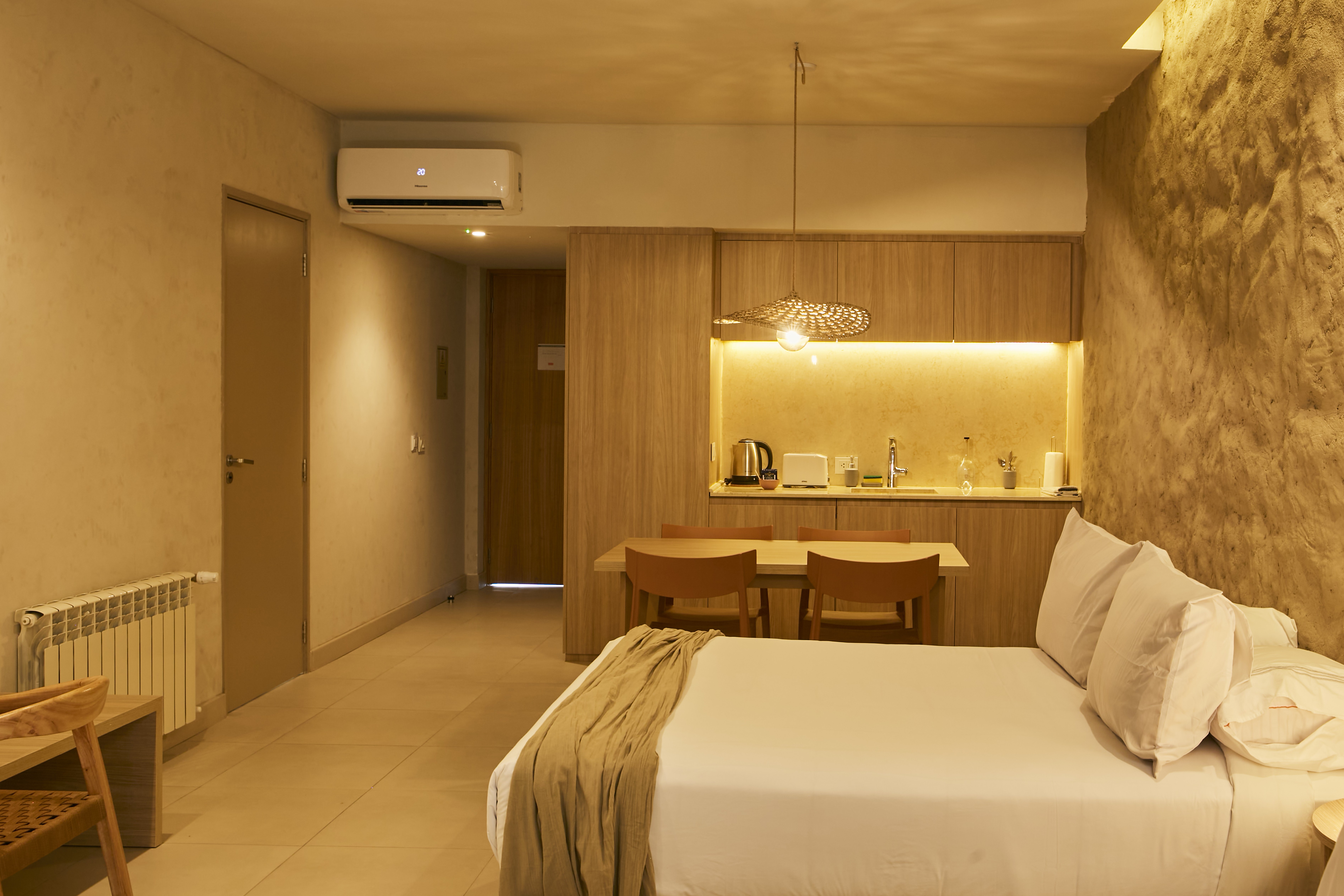 Guest room at the Howard Johnson by Wyndham Mendoza Chacras Alcantara in Chacras de Coria, Other than US/Canada
