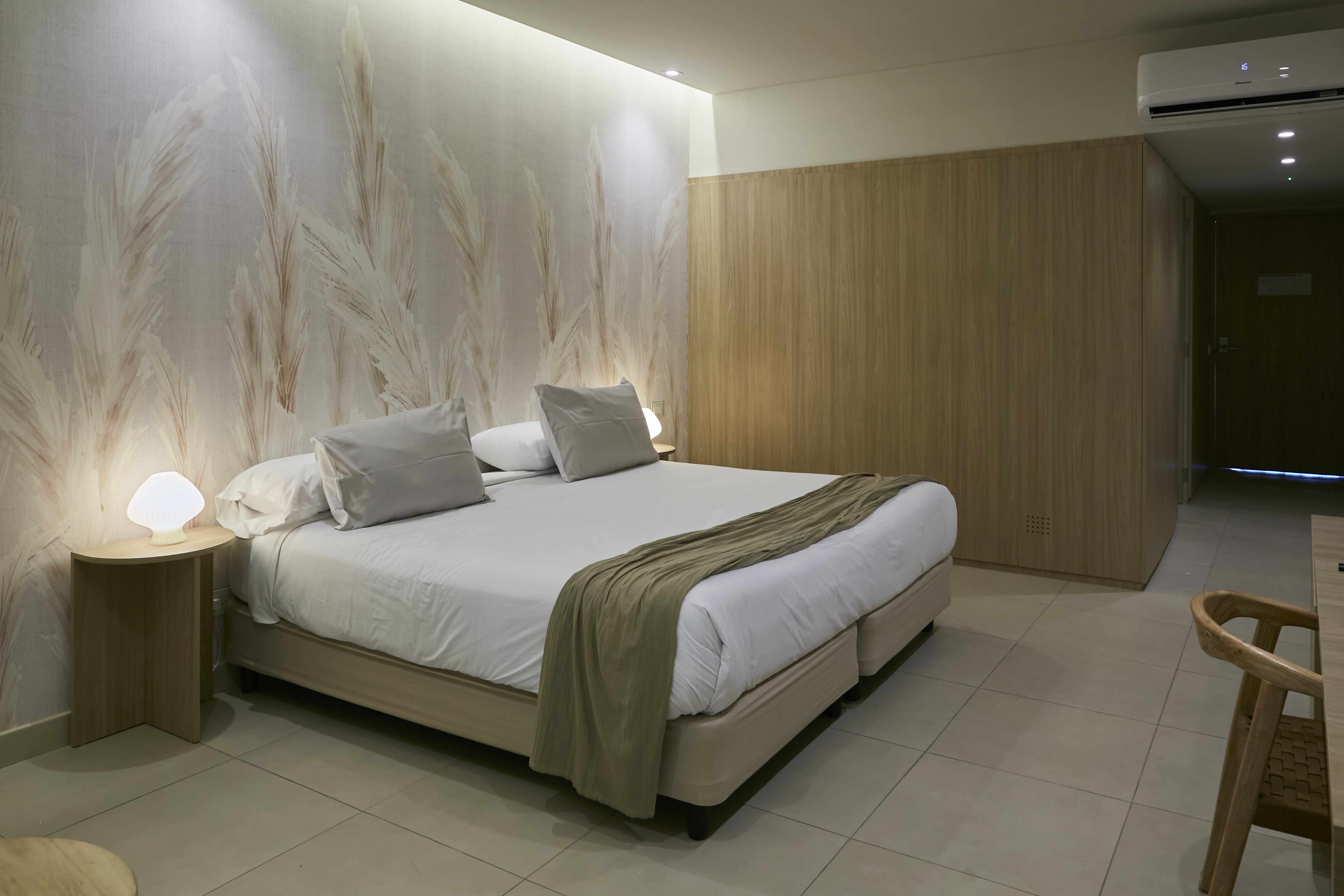 Howard Johnson by Wyndham Mendoza Chacras Alcantara suite in Chacras de Coria, Other than US/Canada