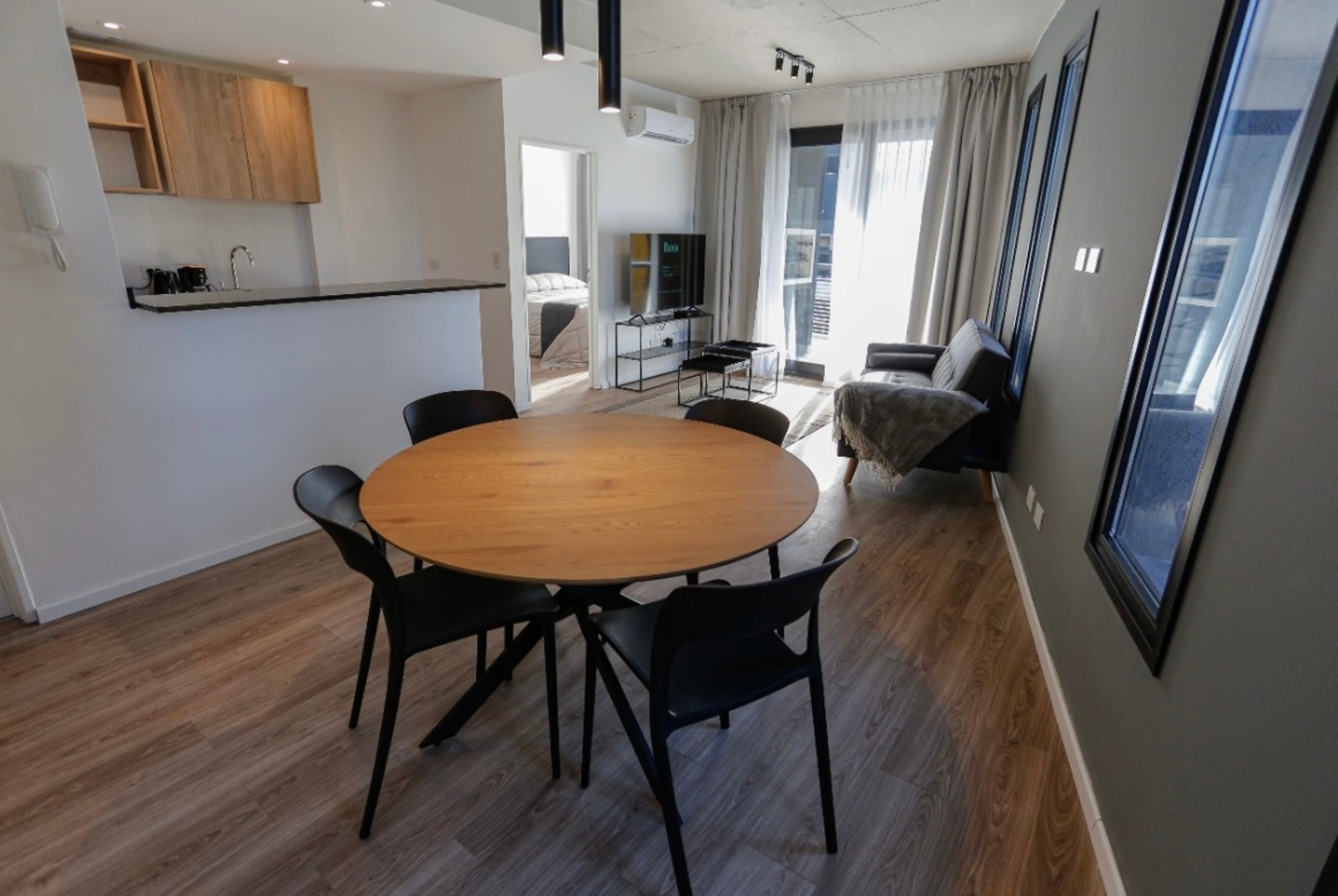 Guest room at the Howard Johnson by Wyndham Buenos Aires La Boca Undici in Ciudad de Buenos Aires, Other than US/Canada