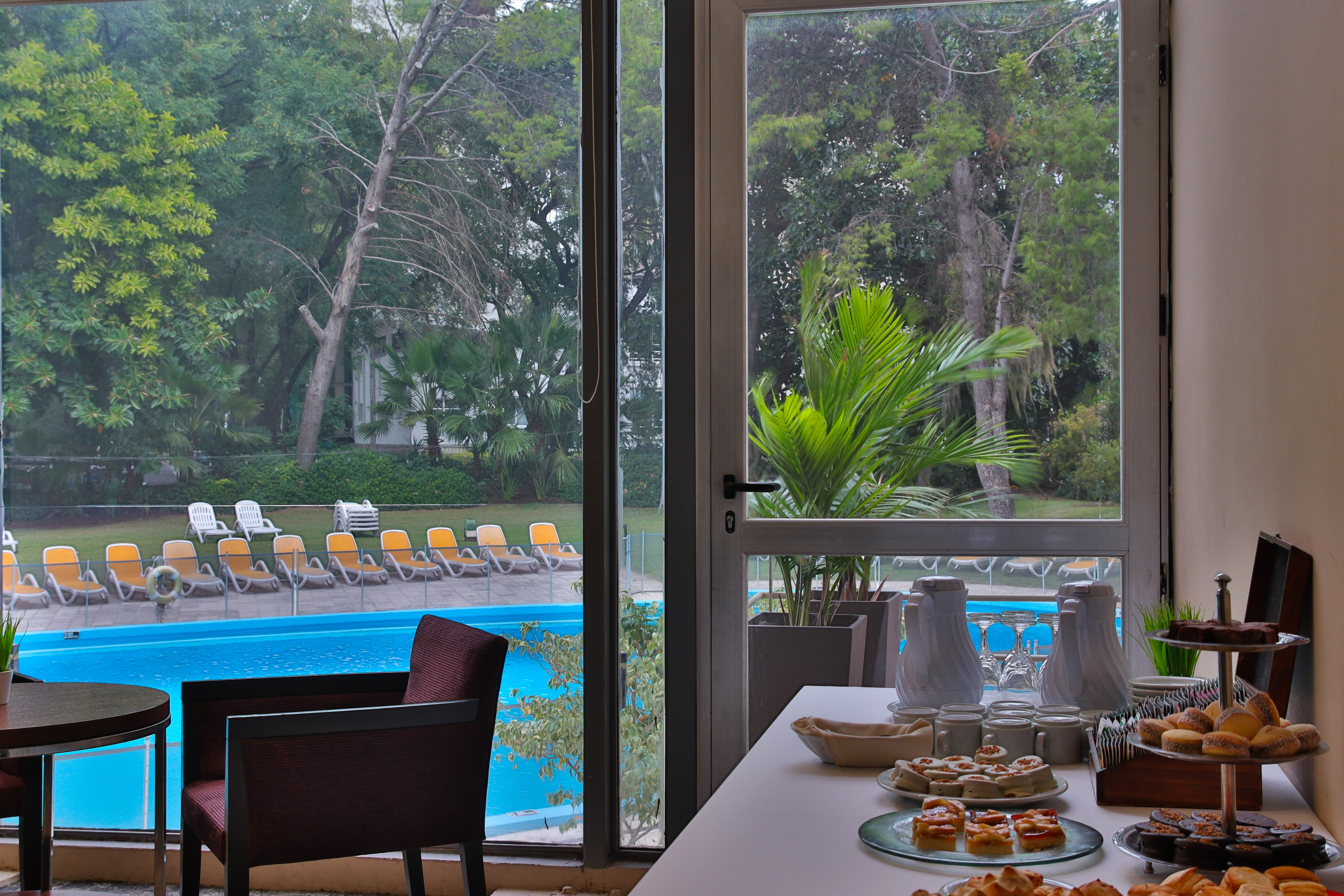 Howard Johnson by Wyndham Plaza Hotel Mayorazgo restaurant in Parana, Other than US/Canada