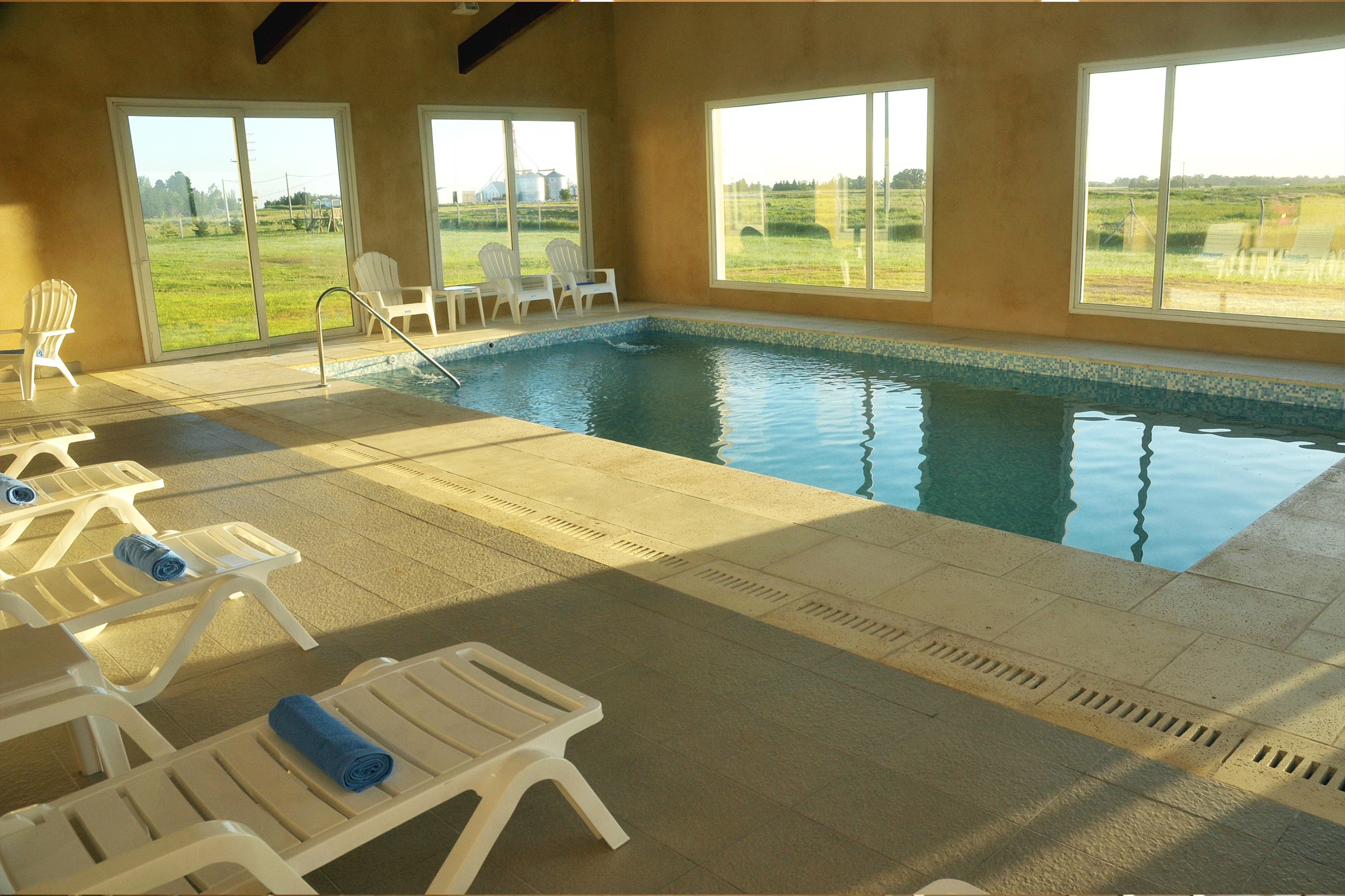 Pool at the Howard Johnson by Wyndham Trenque Lauquen in Trenque Lauquen, Other than US/Canada