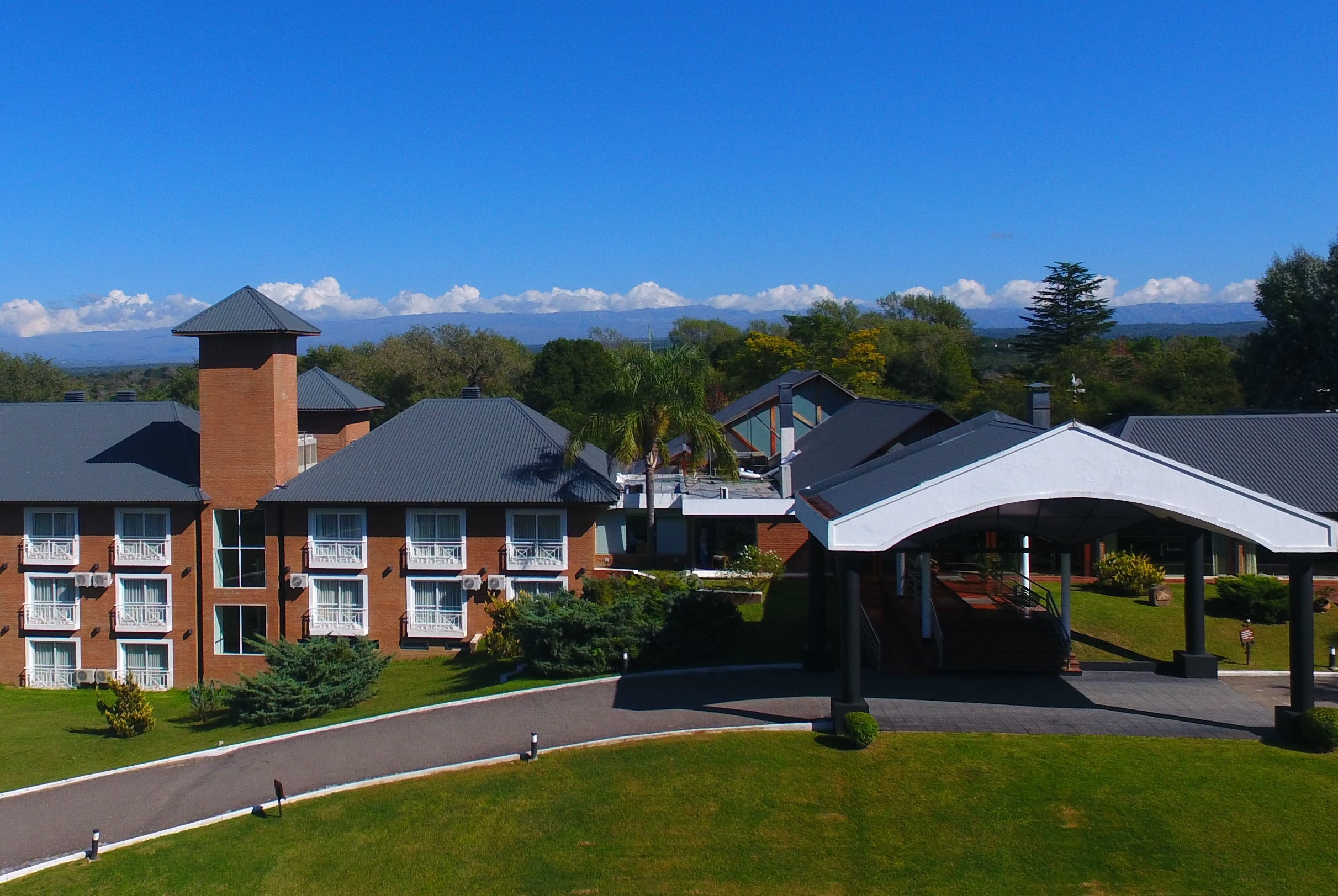 Exterior of Howard Johnson by Wyndham, Villa General Belgrano hotel in Villa General Belgrano, Other than US/Canada