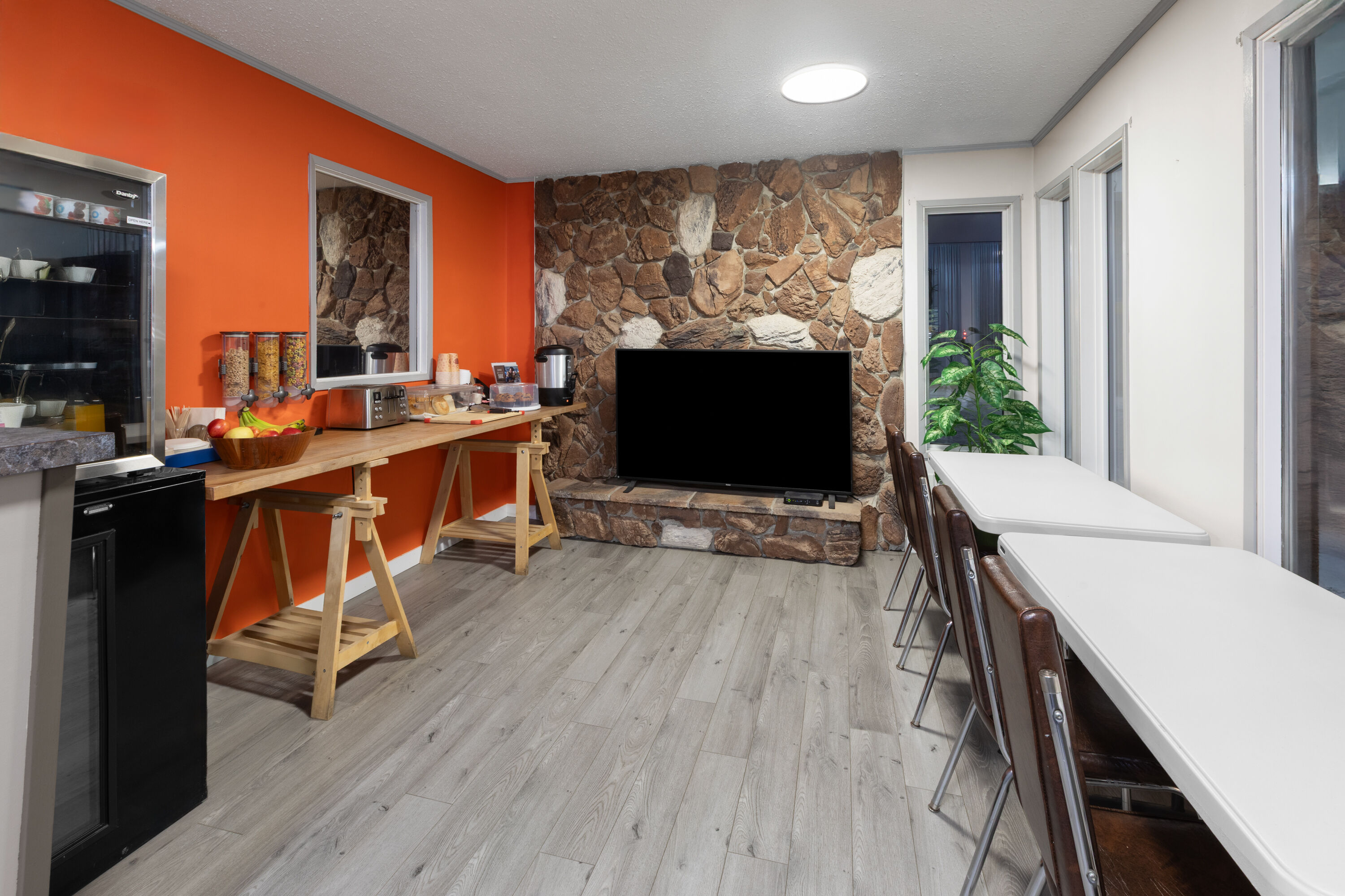 Free breakfast at Howard Johnson by Wyndham Edson in Edson, Alberta