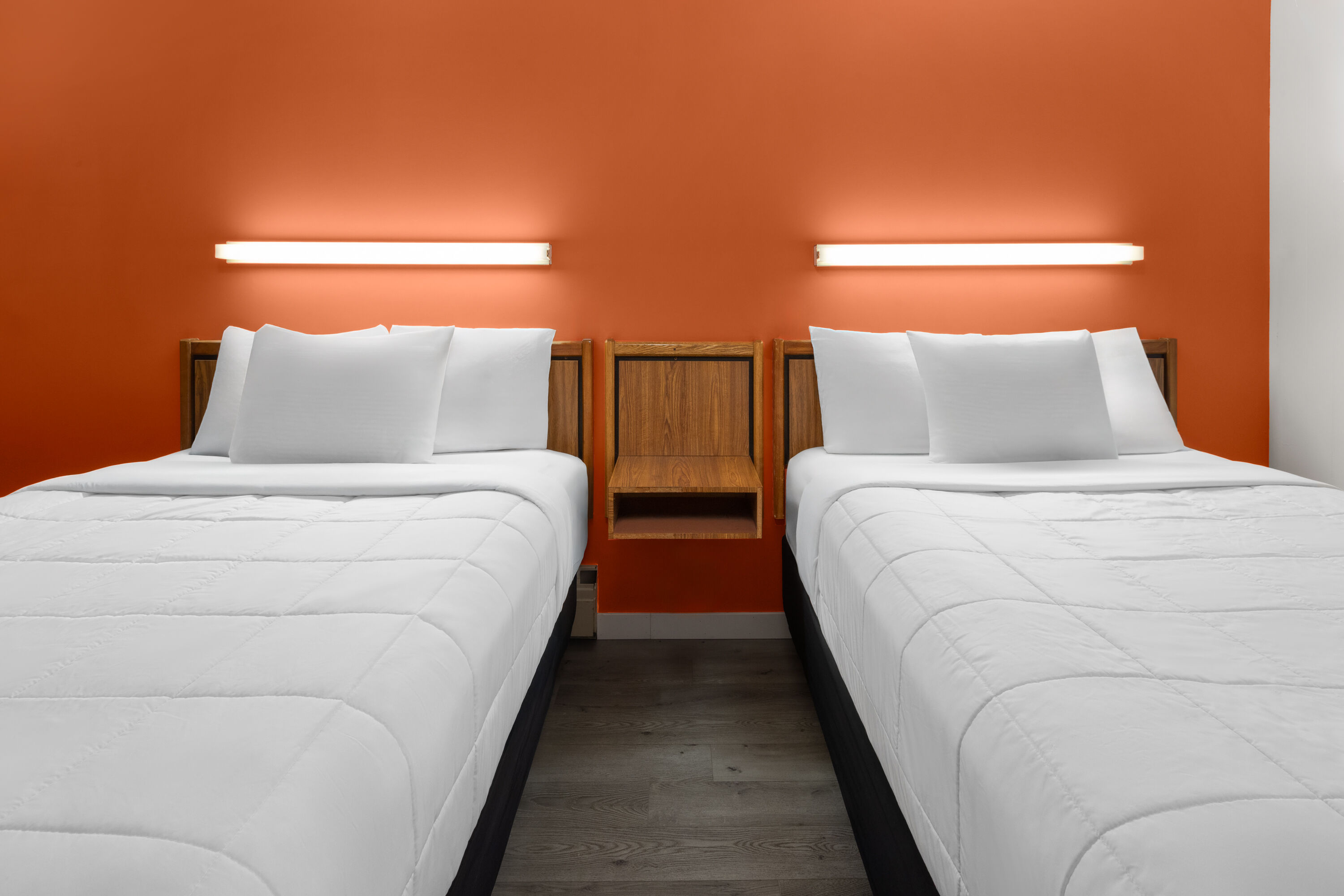 Guest room at the Howard Johnson by Wyndham Edson in Edson, Alberta