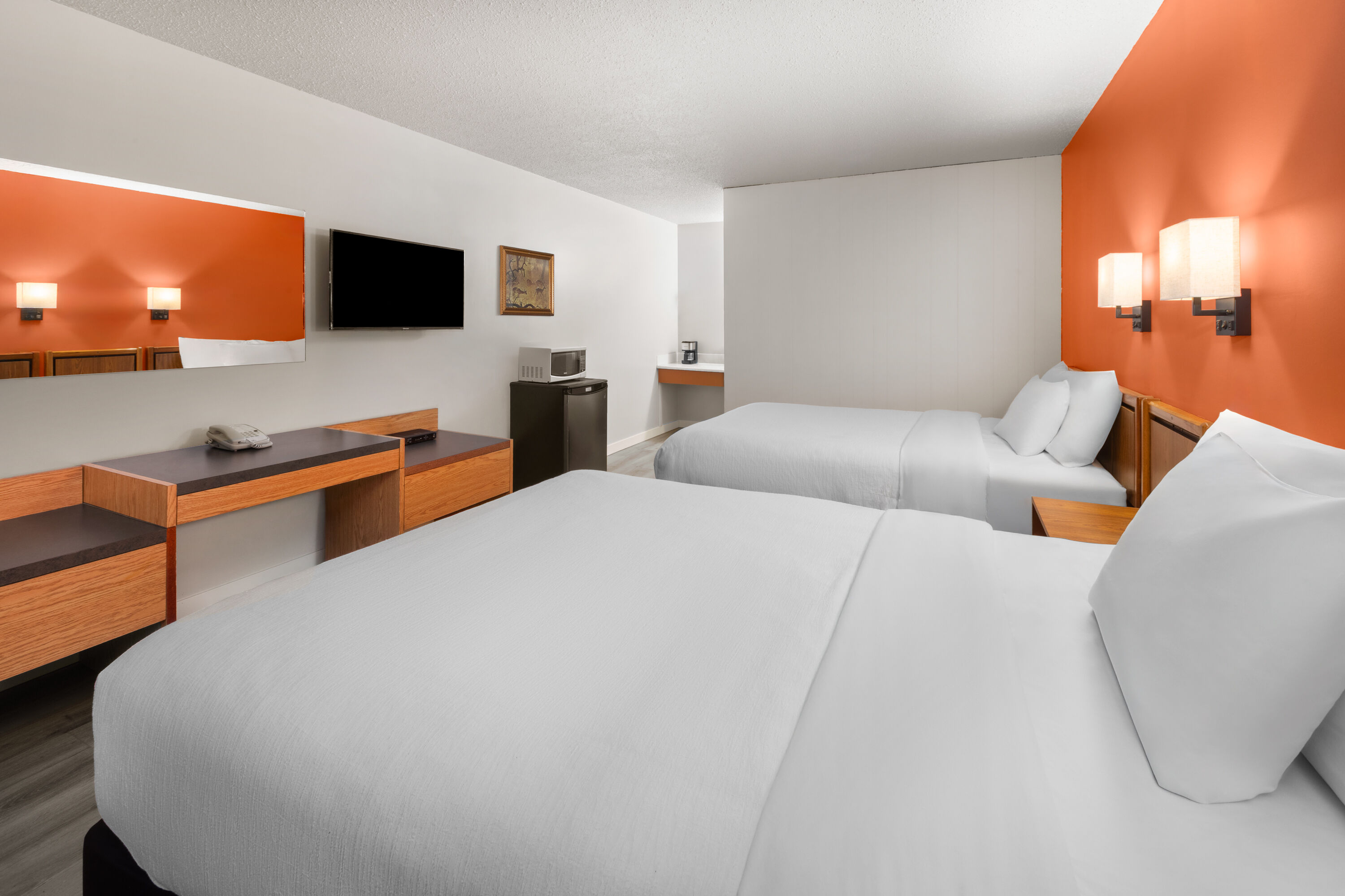 Guest room at the Howard Johnson by Wyndham Edson in Edson, Alberta