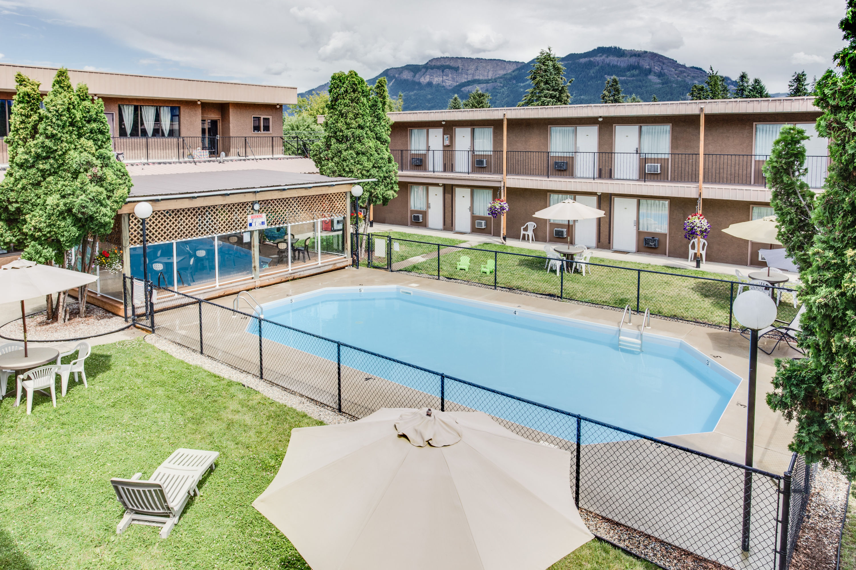 Howard Johnson by Wyndham Enderby Enderby, BC Hotels