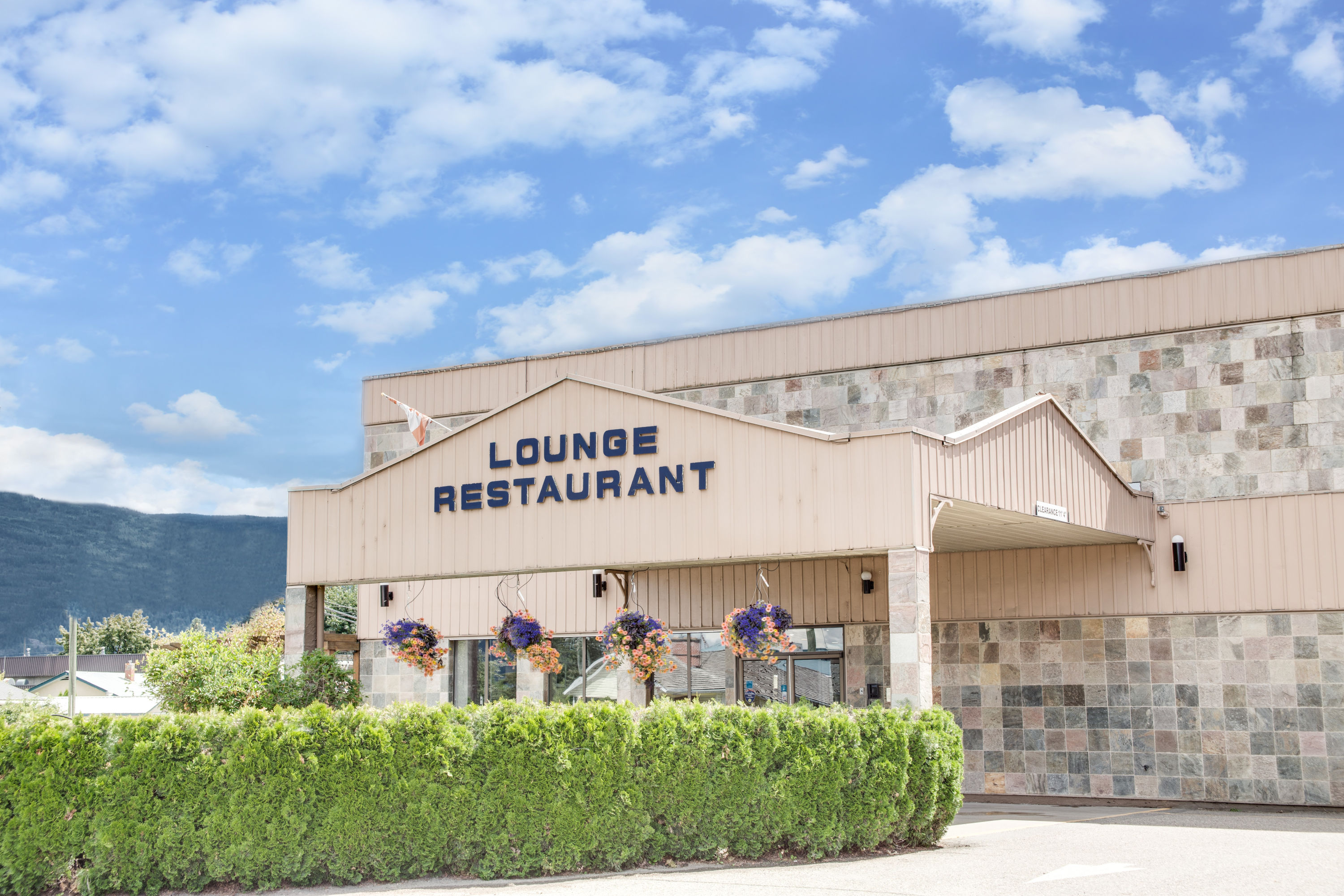 Howard Johnson by Wyndham Enderby Enderby, BC Hotels