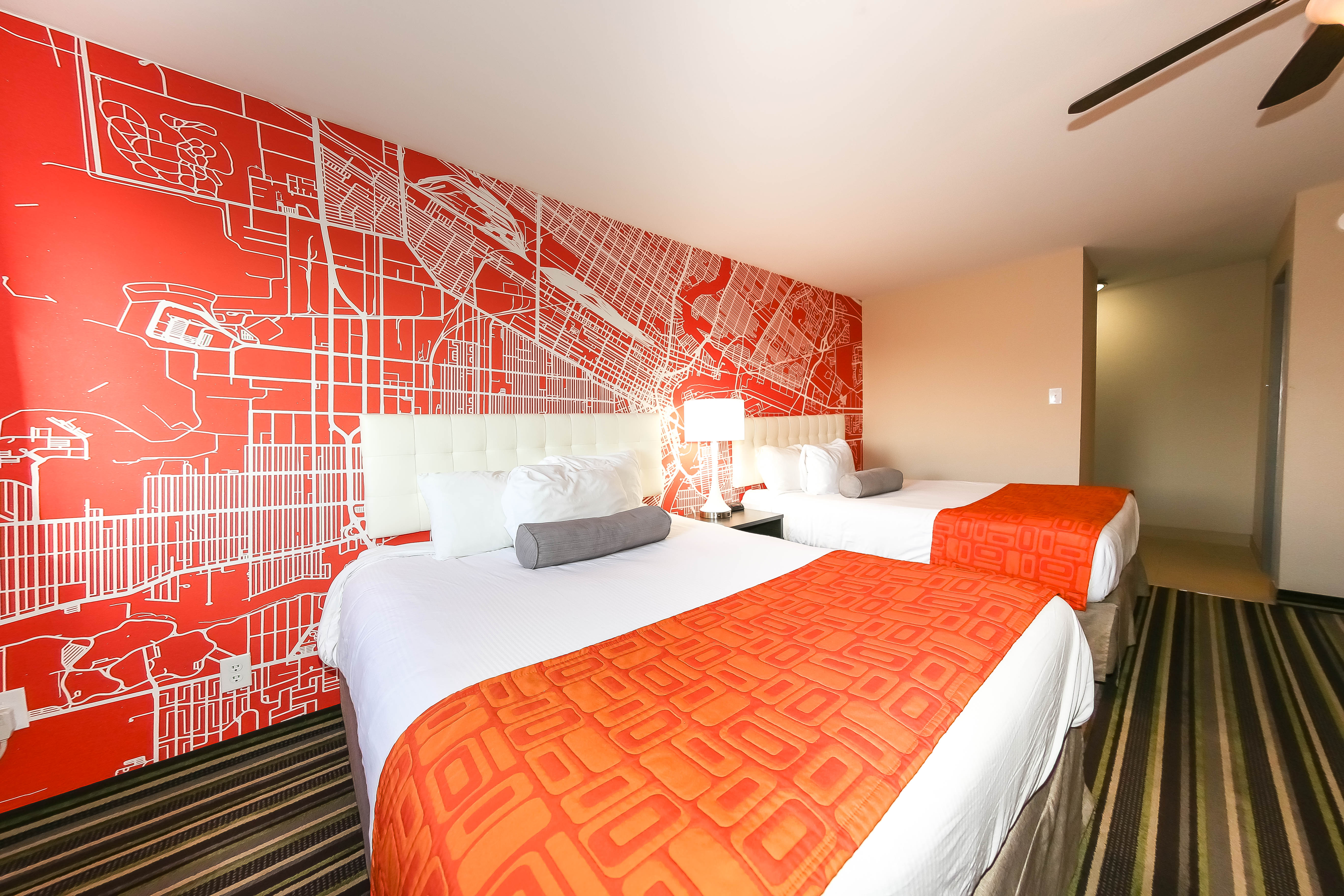 Guest room at the Howard Johnson by Wyndham Winnipeg West in Winnipeg, Manitoba