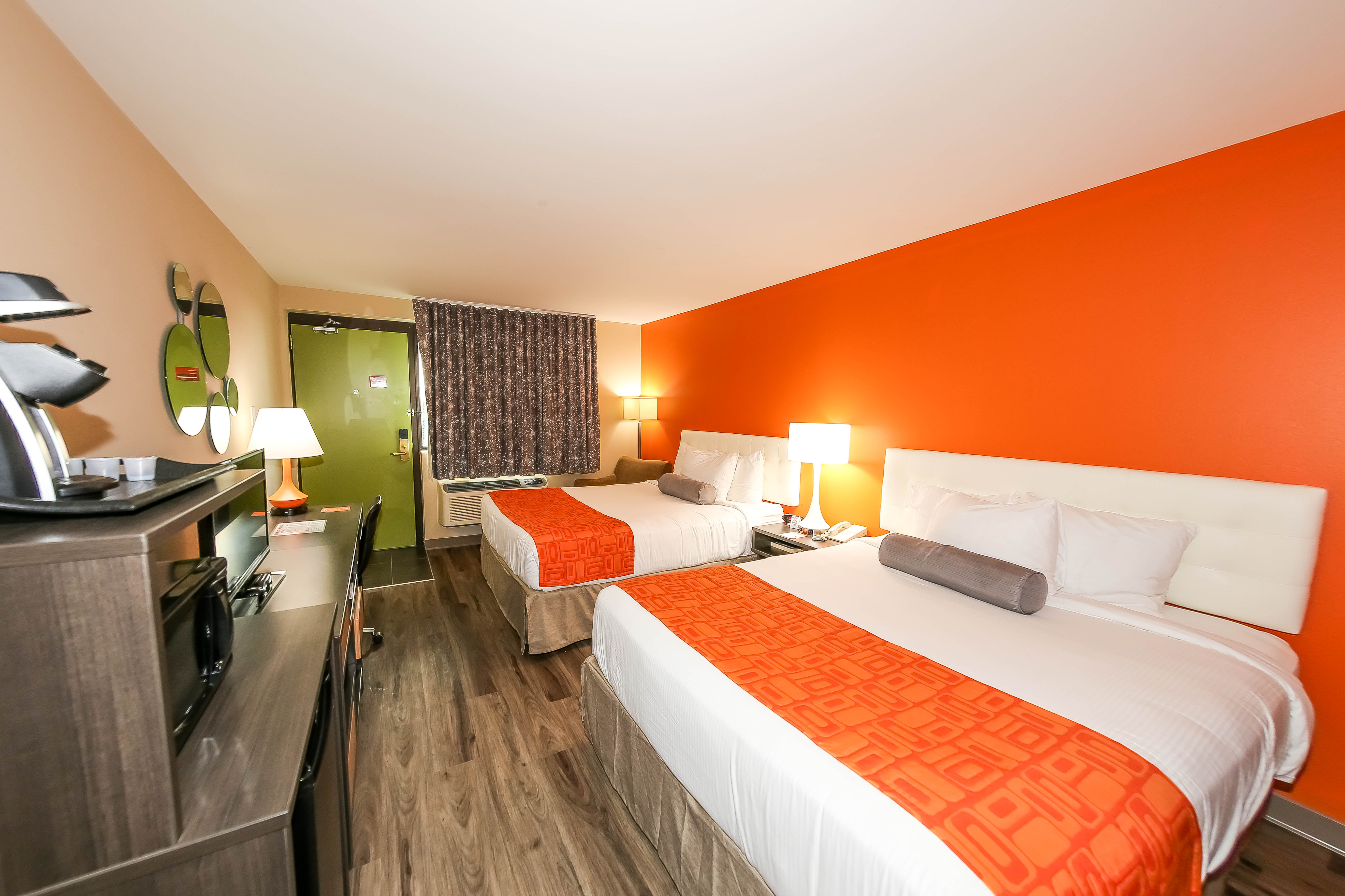 Guest room at the Howard Johnson by Wyndham Winnipeg West in Winnipeg, Manitoba
