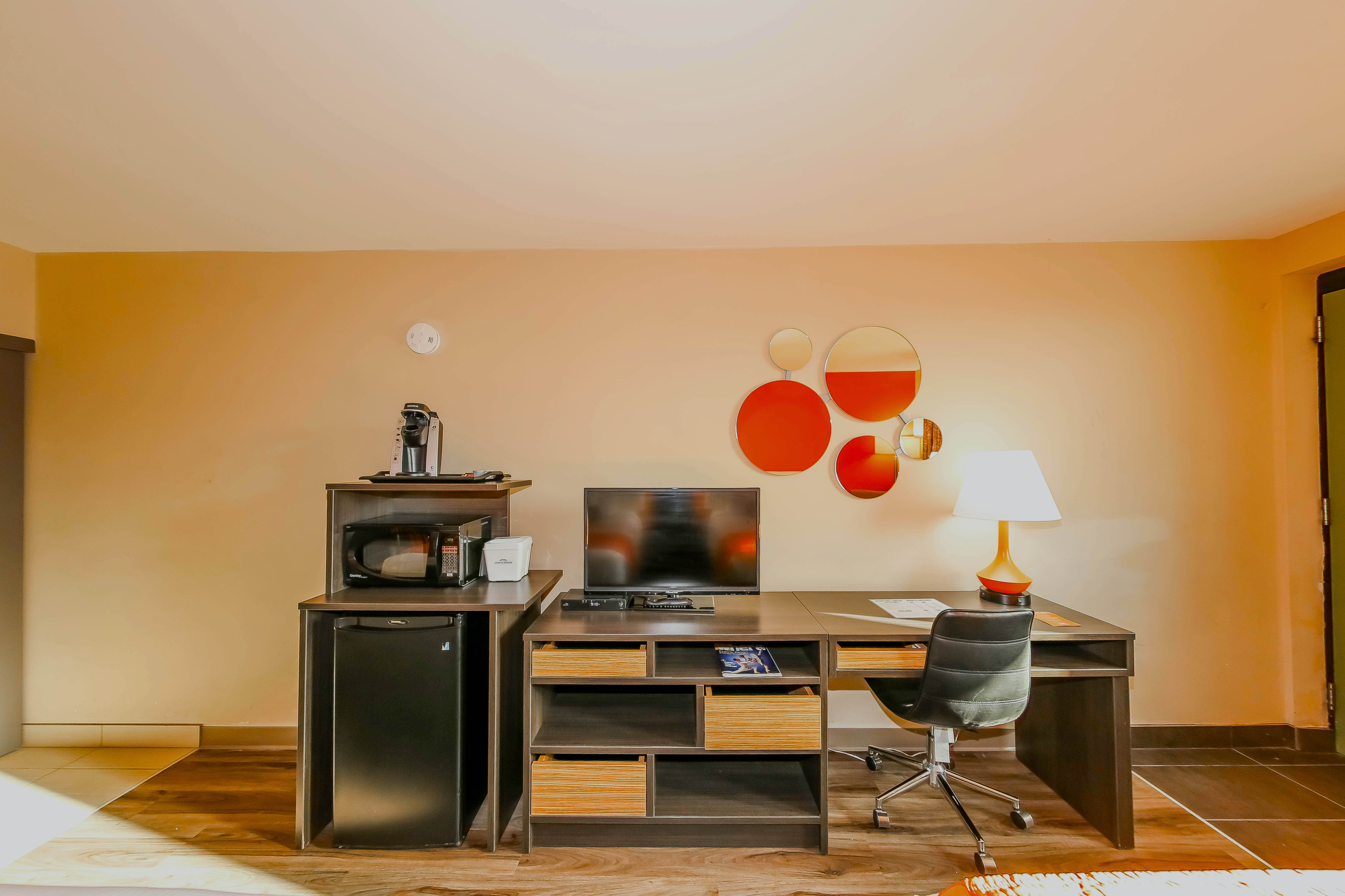 Guest room feature at the Howard Johnson by Wyndham Winnipeg West in Winnipeg, Manitoba