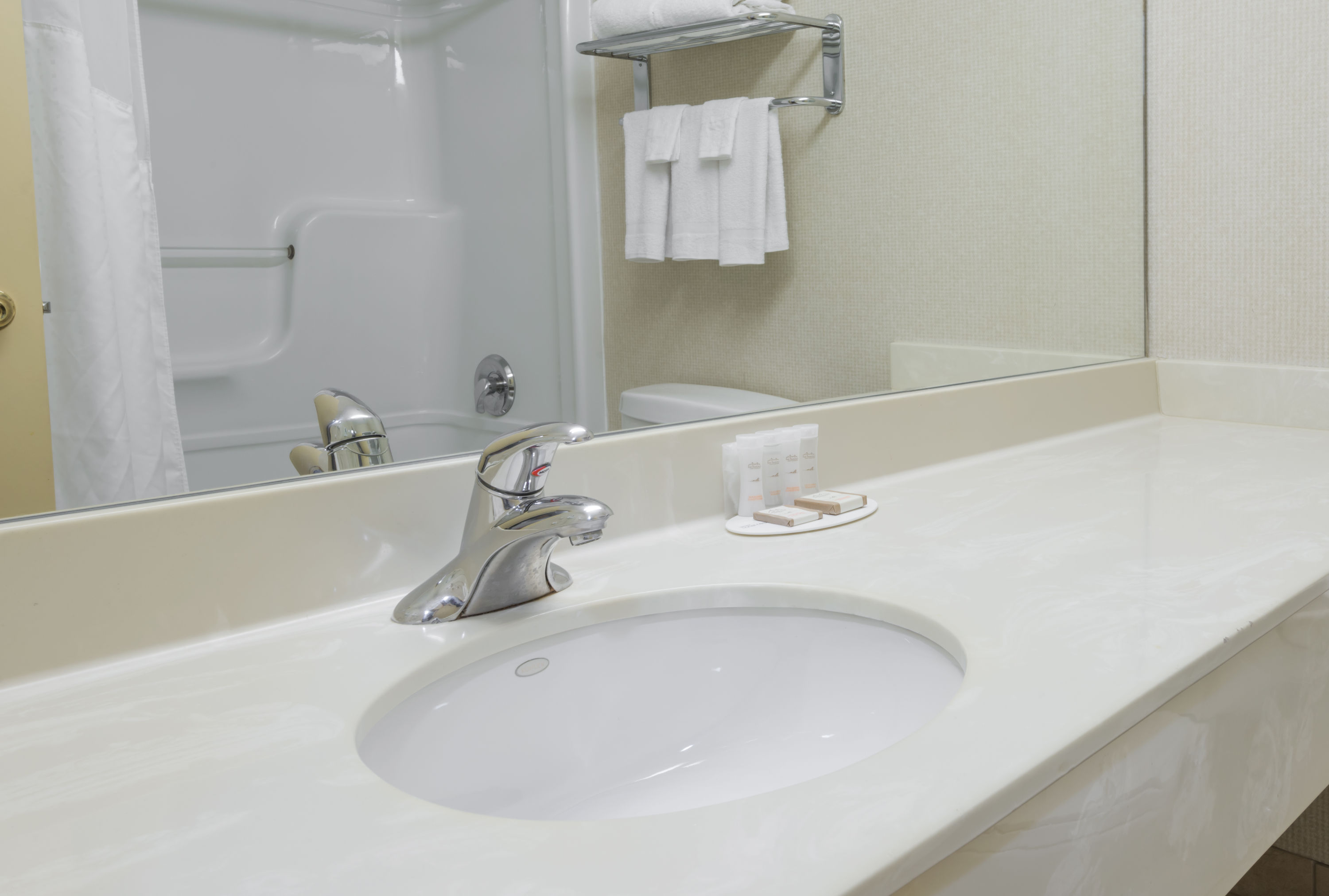 Guest room at the Howard Johnson by Wyndham Toronto Downtown West in Toronto, Ontario