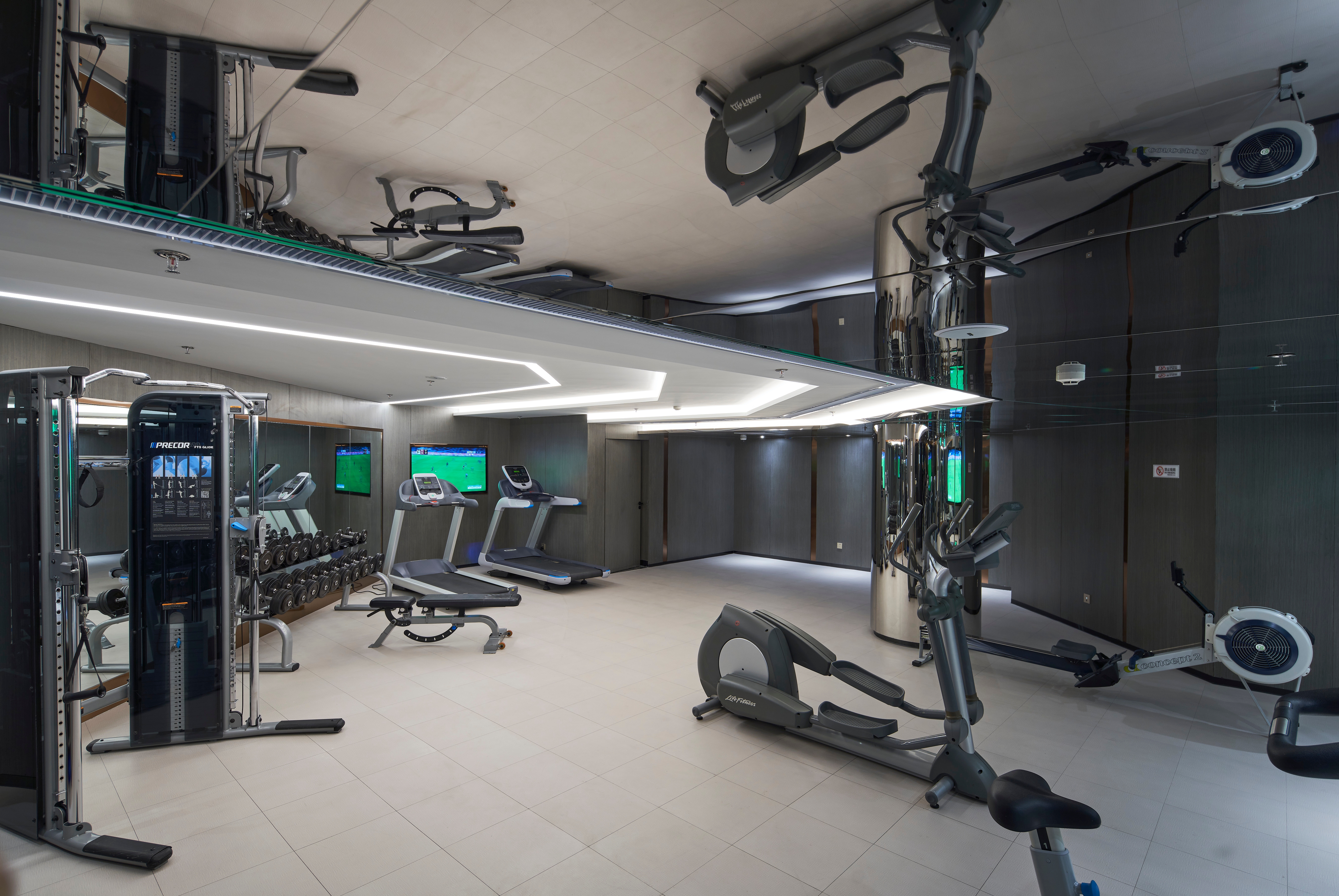 Health club at Howard Johnson by Wyndham Paragon Hotel Beijing in Beijing, Other than US/Canada