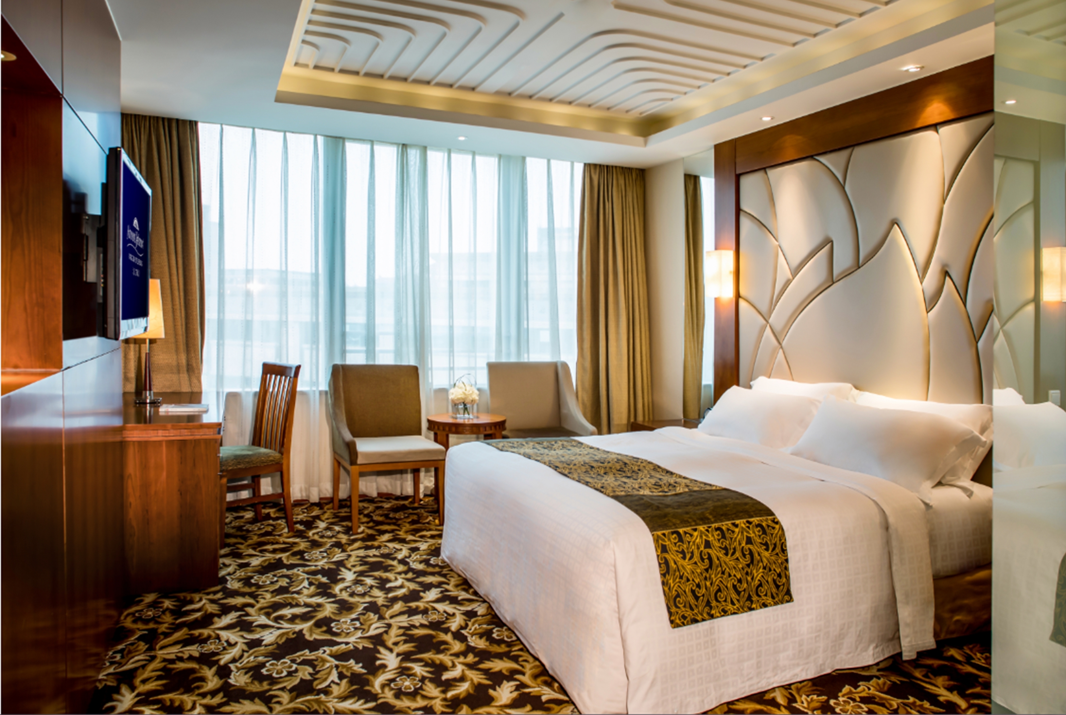 Guest room at the Howard Johnson by Wyndham Paragon Hotel Beijing in Beijing, Other than US/Canada