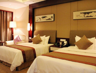 Guest room at the Howard Johnson by Wyndham Nanshan Plaza Bengbu in Bengbu, Other than US/Canada