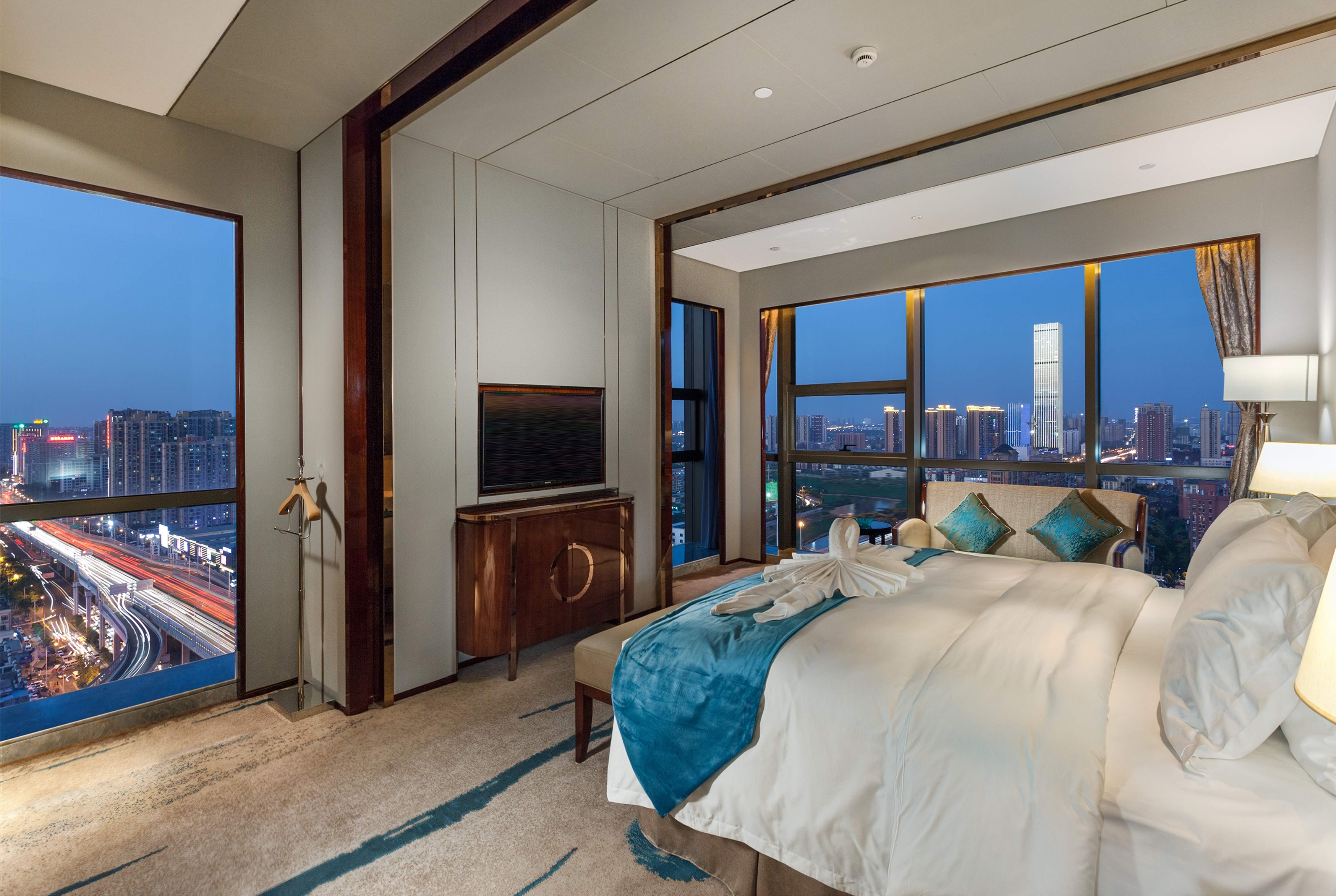 Guest room at the Howard Johnson by Wyndham Huachen Plaza Changsha in Changsha, Other than US/Canada