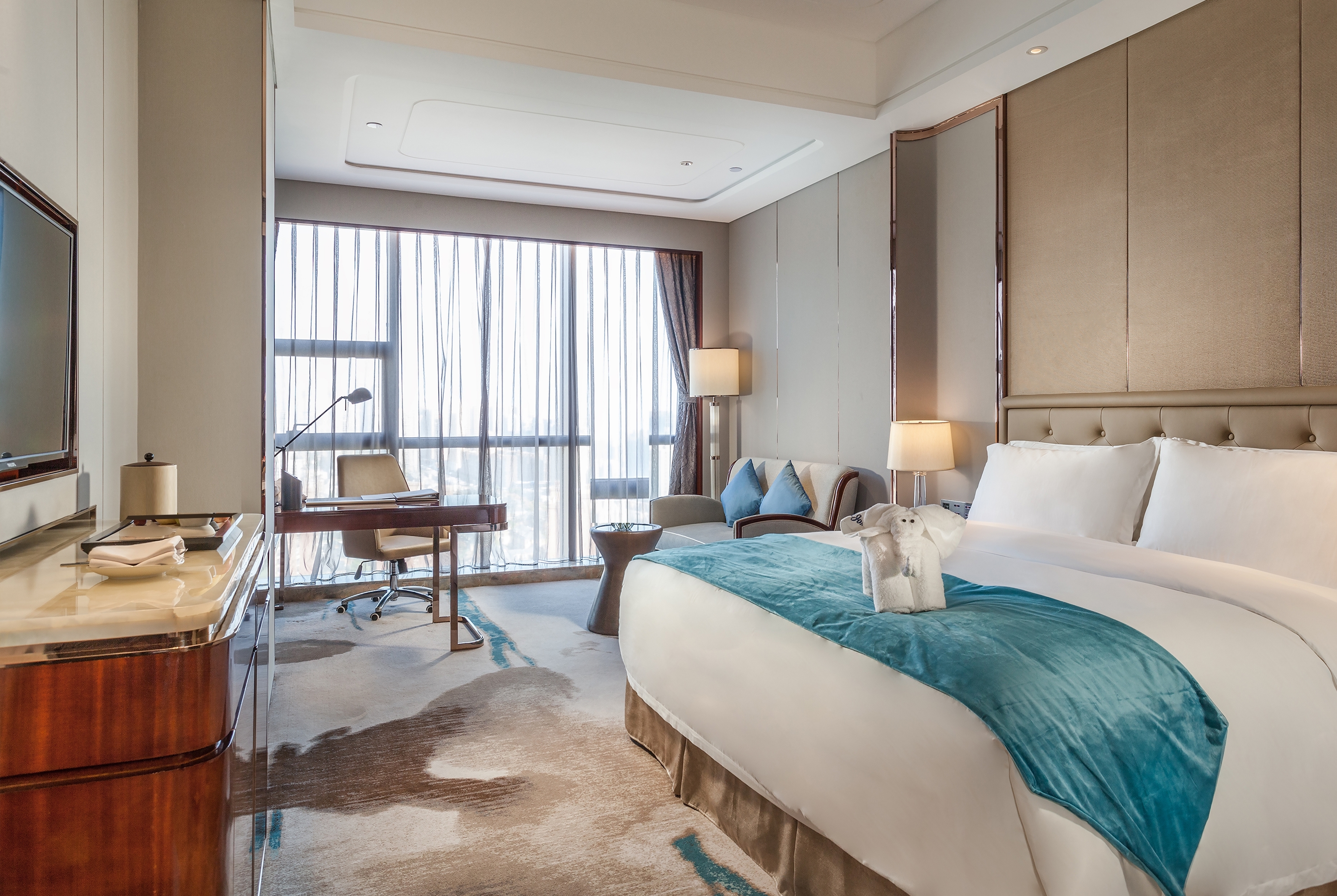 Guest room at the Howard Johnson by Wyndham Huachen Plaza Changsha in Changsha, Other than US/Canada