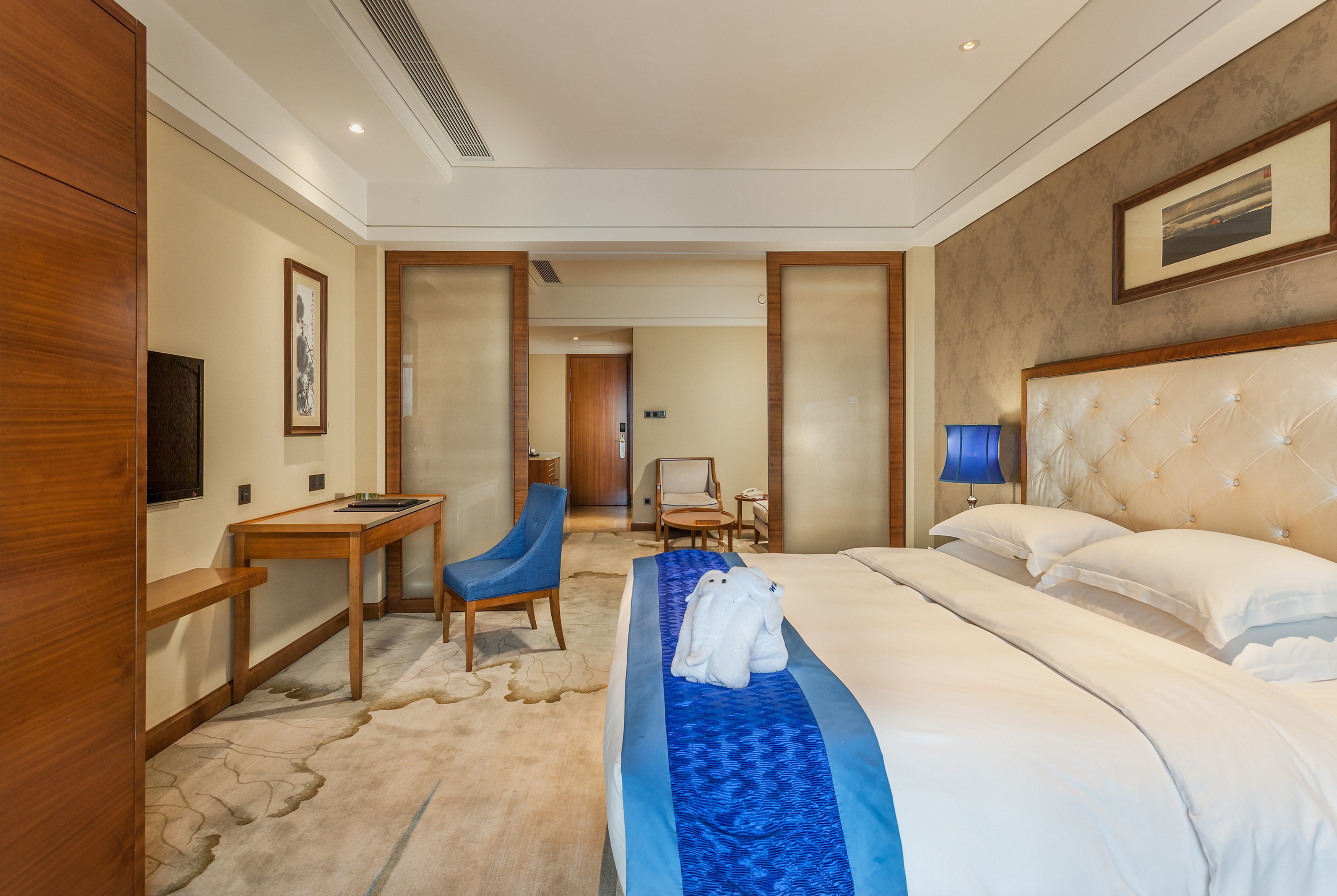 Guest room at the Howard Johnson by Wyndham Huachen Plaza Changsha in Changsha, Other than US/Canada