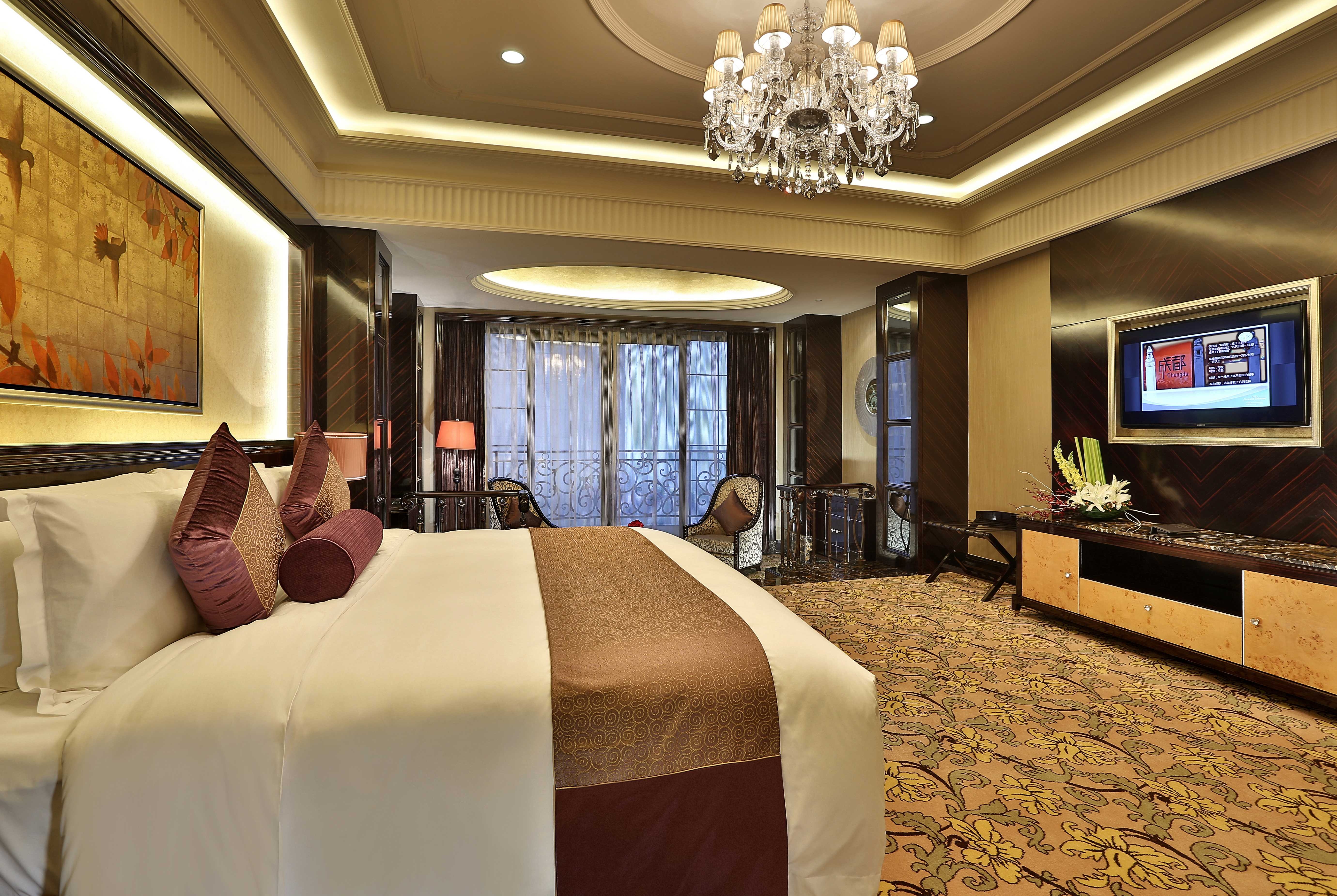 Guest room at the Howard Johnson by Wyndham Agile Plaza Chengdu in Chengdu, Other than US/Canada