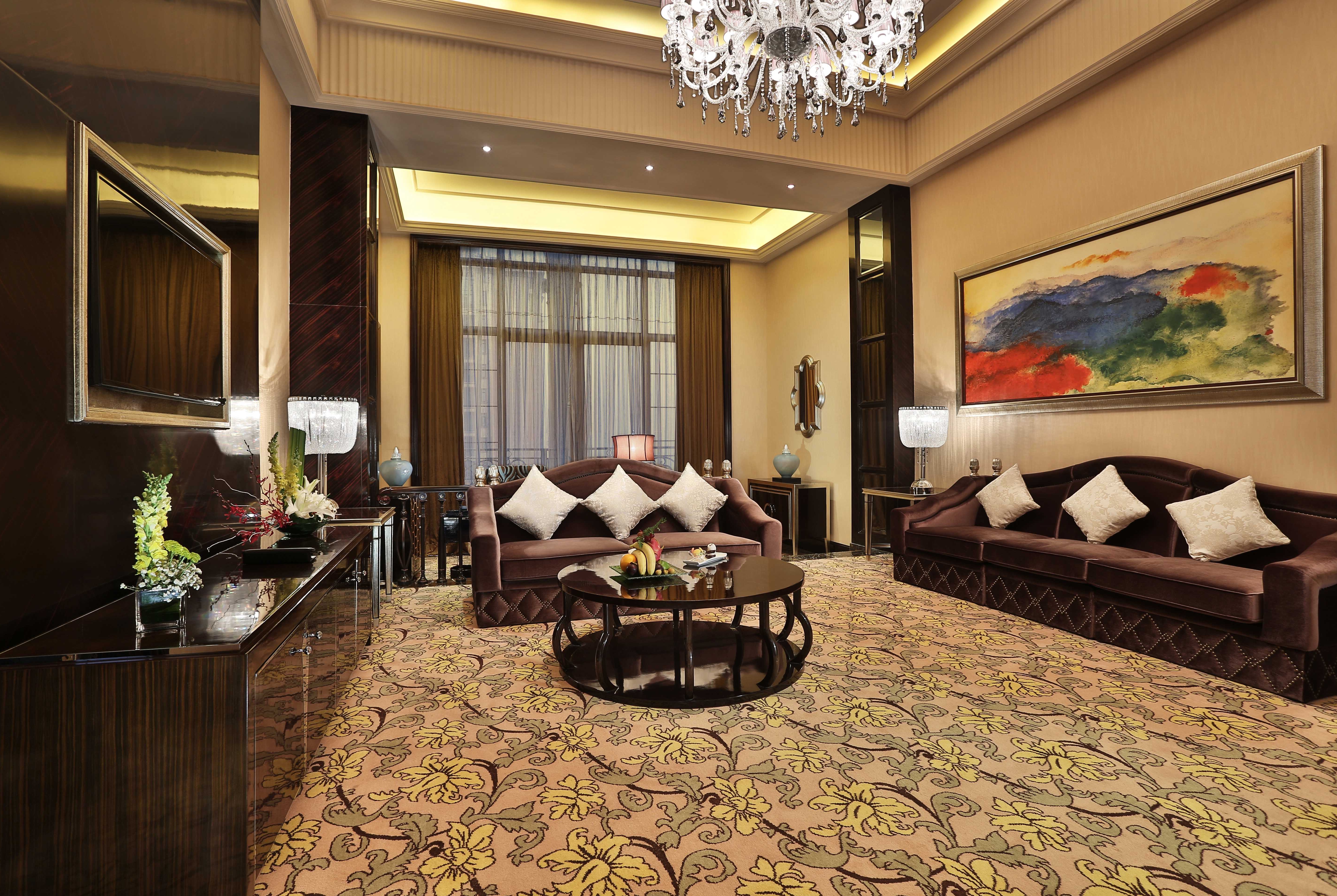 Guest room at the Howard Johnson by Wyndham Agile Plaza Chengdu in Chengdu, Other than US/Canada