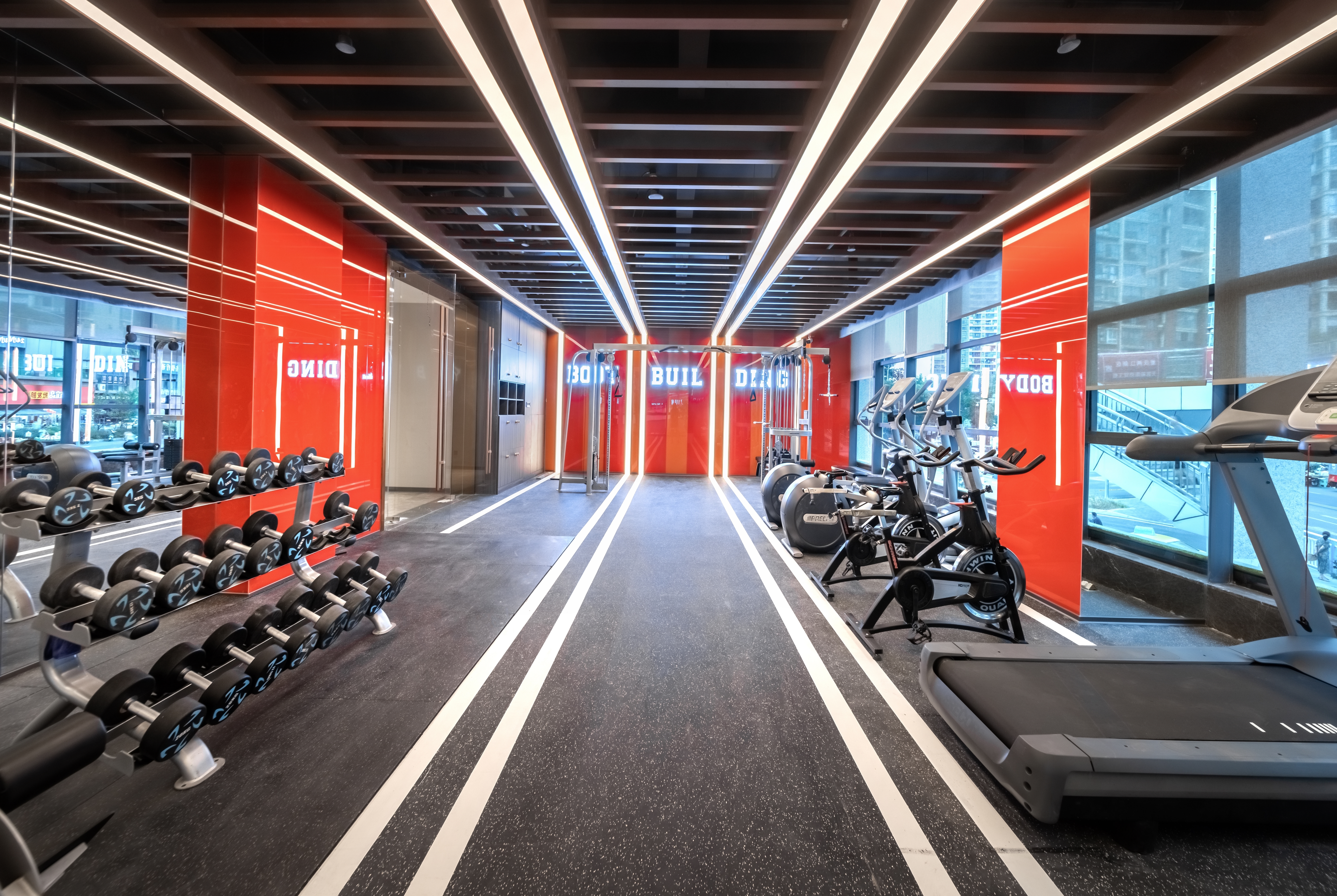 Fitness room at Howard Johnson Life Hotel by Wyndham Chongqing Liangjiang in Chongqing, Other than US/Canada