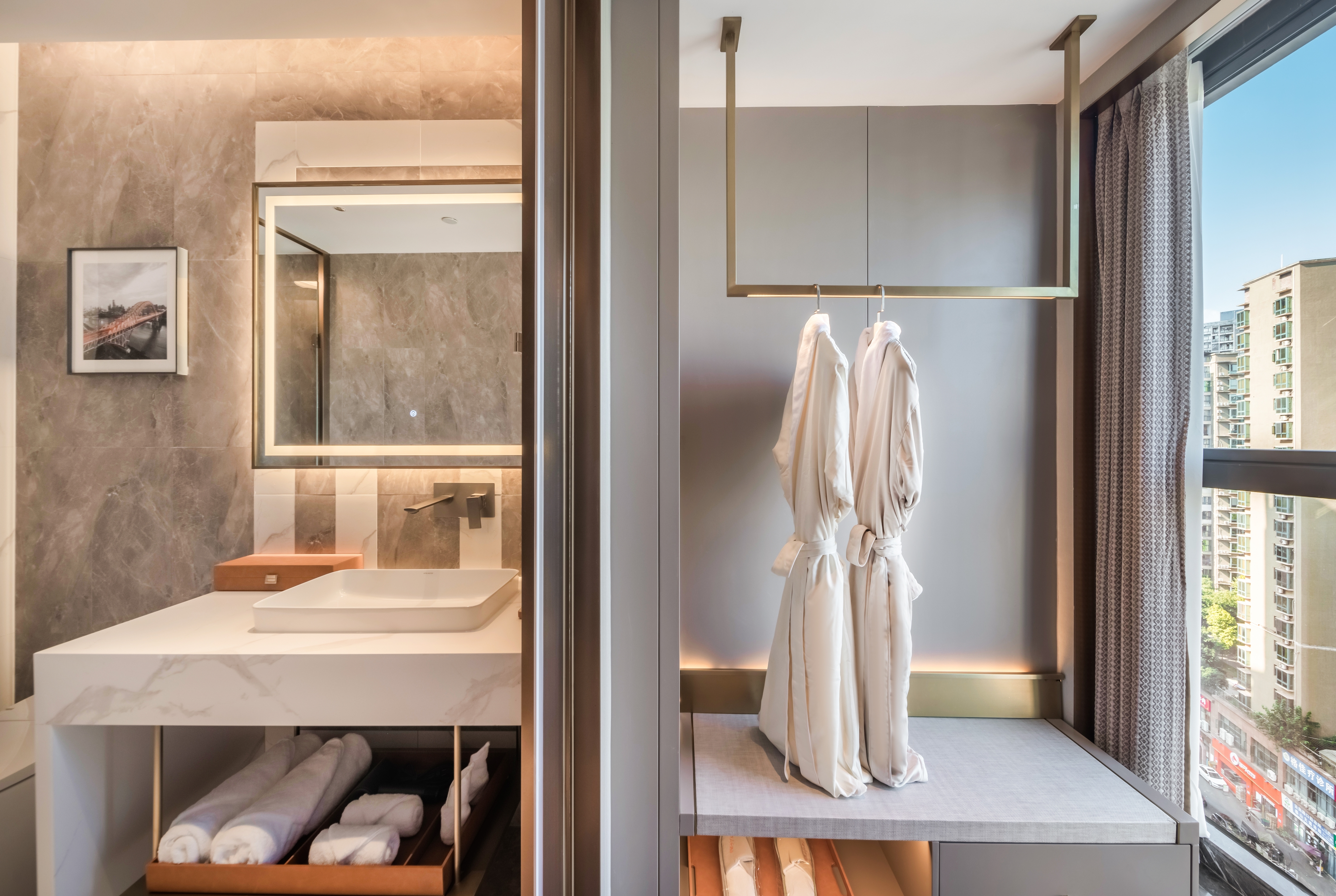 Guest room bath at the Howard Johnson Life Hotel by Wyndham Chongqing Liangjiang in Chongqing, Other than US/Canada