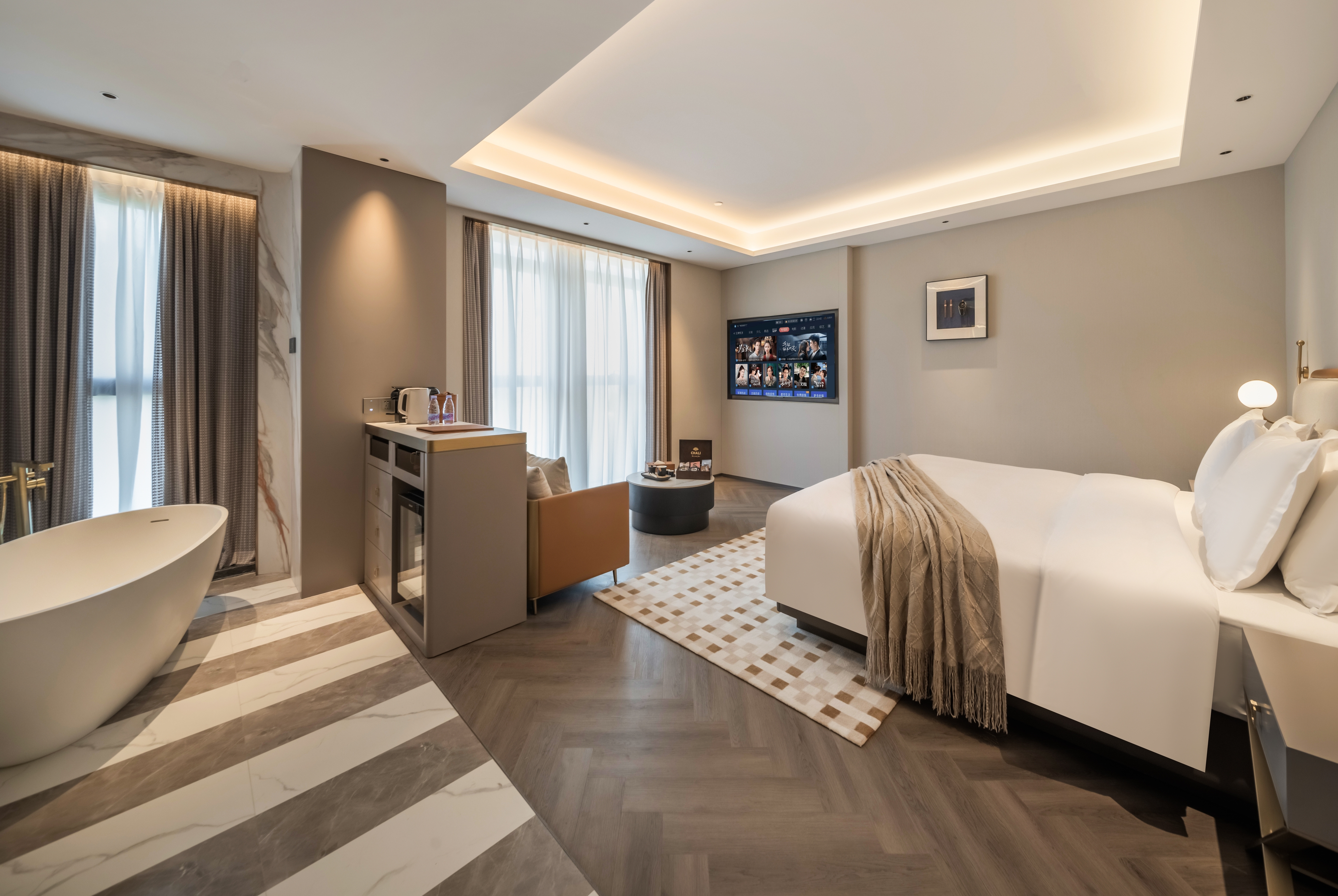 Guest room at the Howard Johnson Life Hotel by Wyndham Chongqing Liangjiang in Chongqing, Other than US/Canada