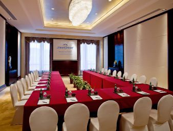 Meeting room at Howard Johnson by Wyndham Parkview Plaza Erdos in Erdos, Other than US/Canada