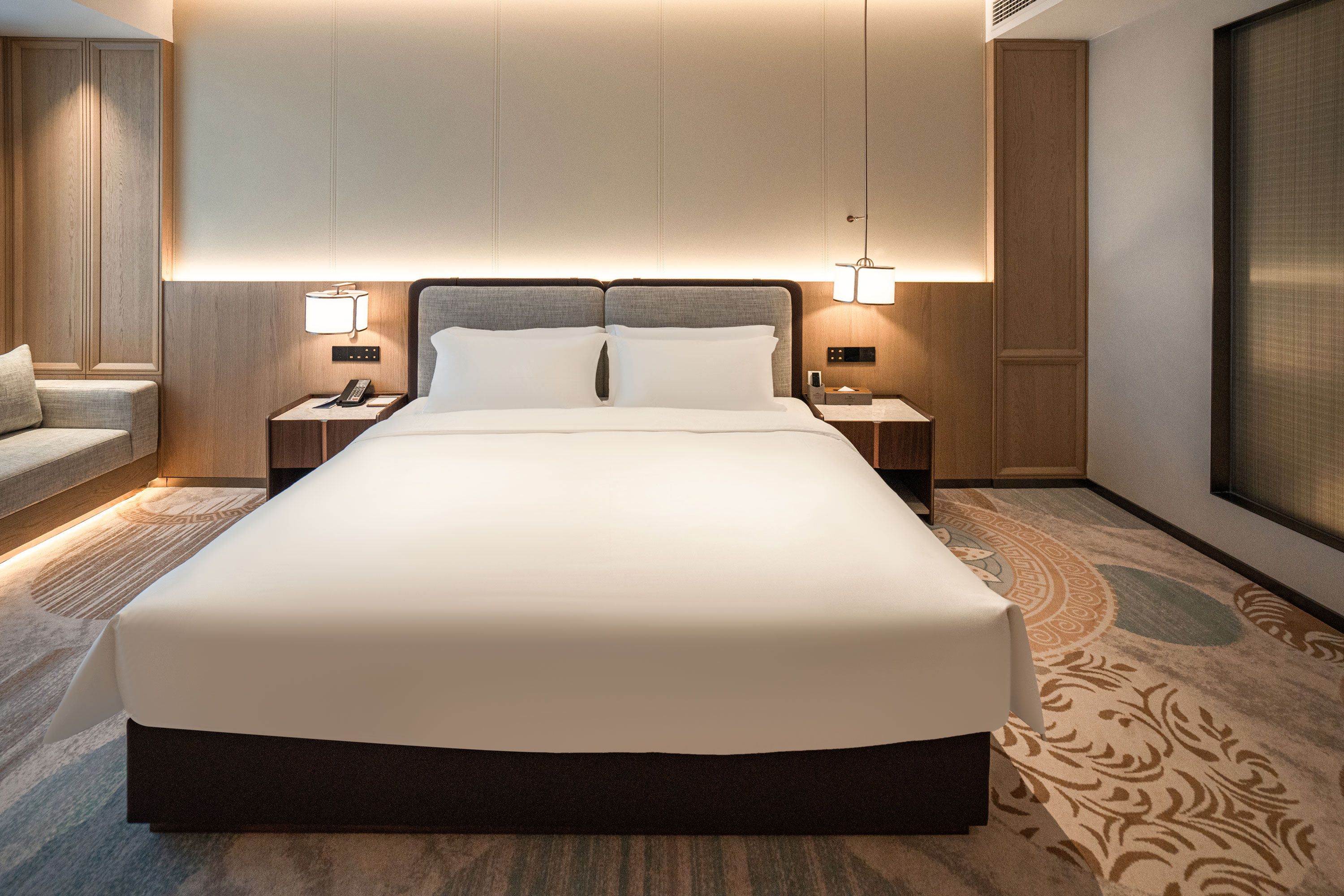 Guest room at the Howard Johnson by Wyndham Jufu Plaza Jinxi in Fuzhou, Other than US/Canada