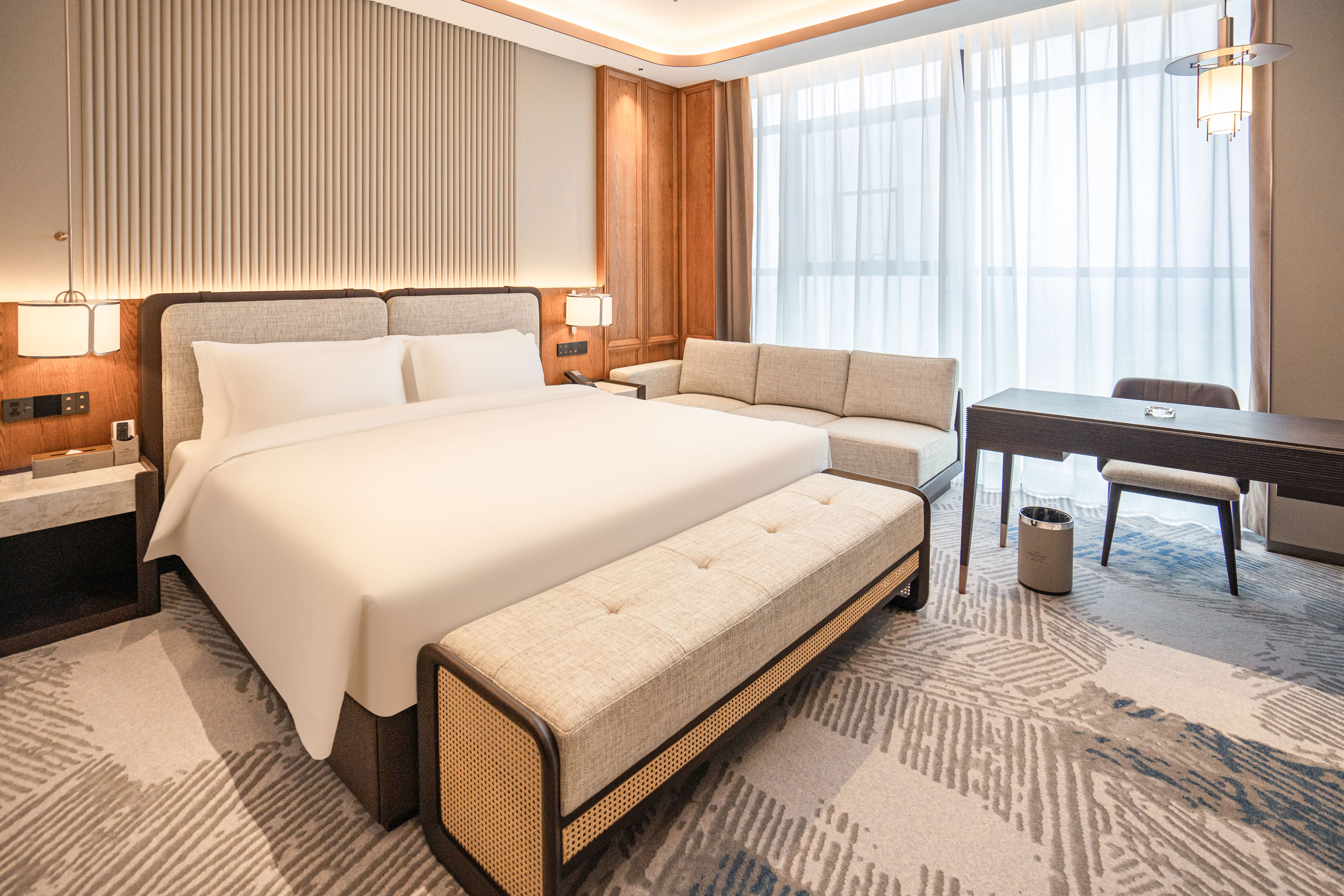 Guest room at the Howard Johnson by Wyndham Jufu Plaza Jinxi in Fuzhou, Other than US/Canada