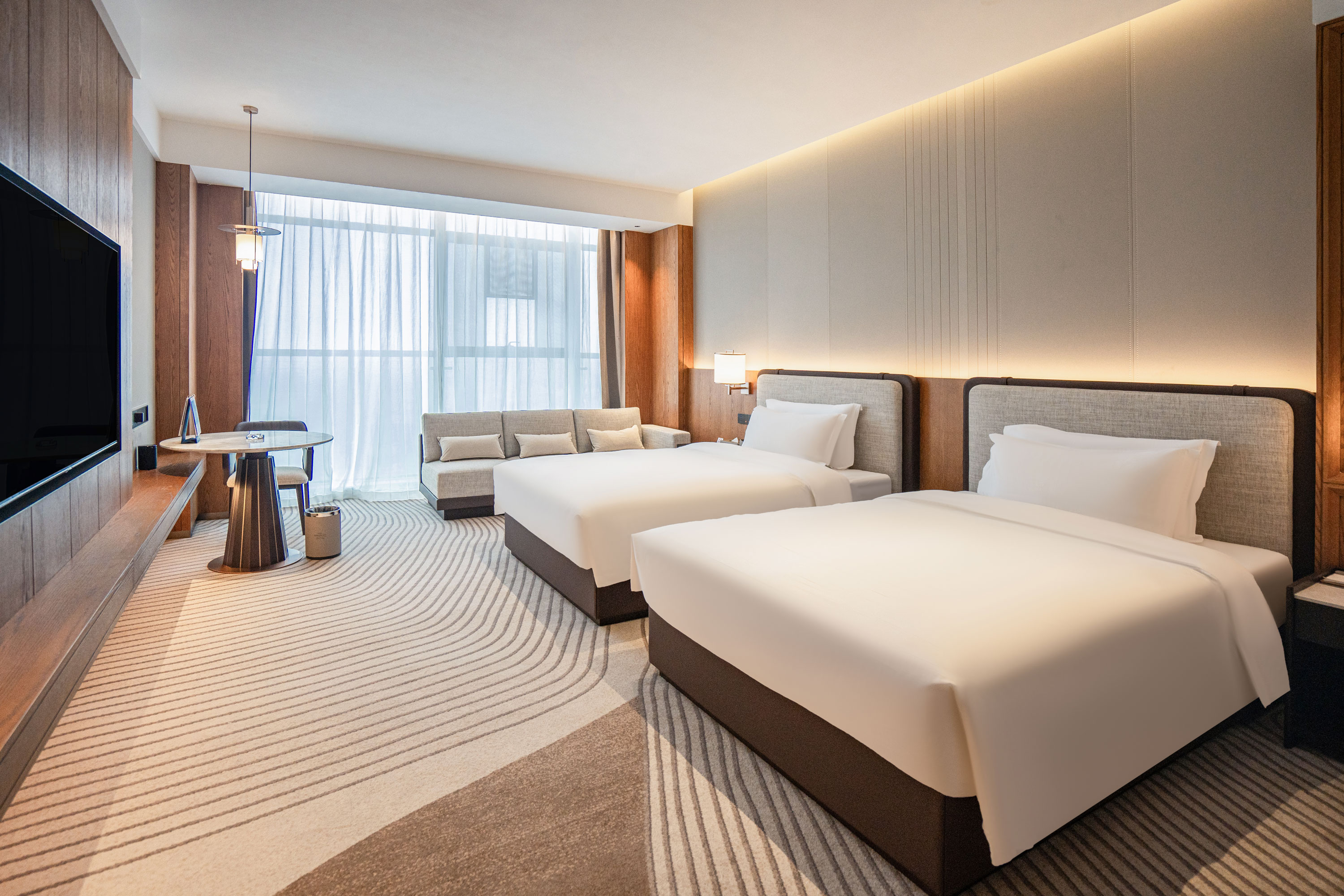 Guest room at the Howard Johnson by Wyndham Jufu Plaza Jinxi in Fuzhou, Other than US/Canada